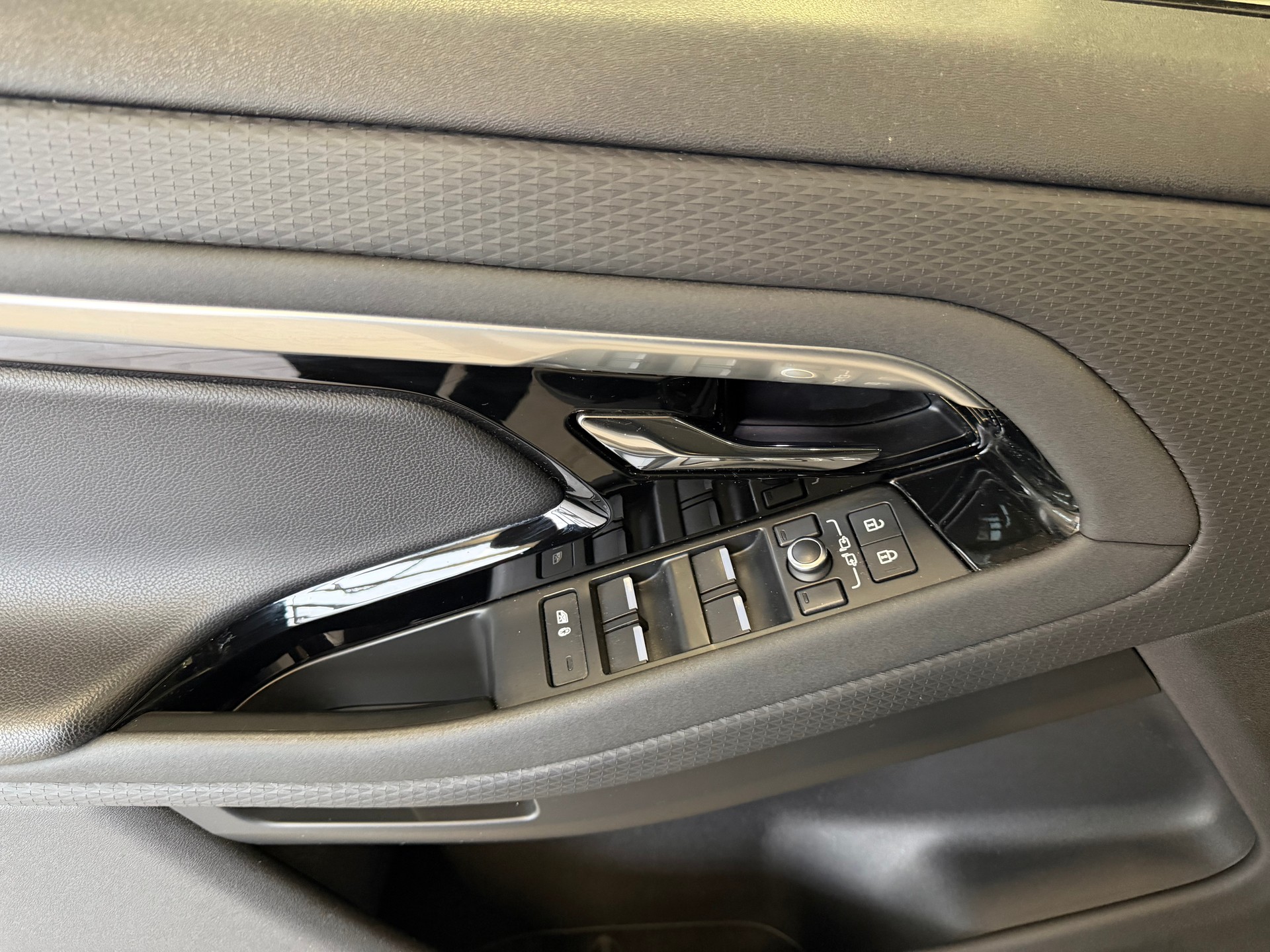 LAND ROVER Range Rover Evoque R-Dynamic D 200 S-image-16