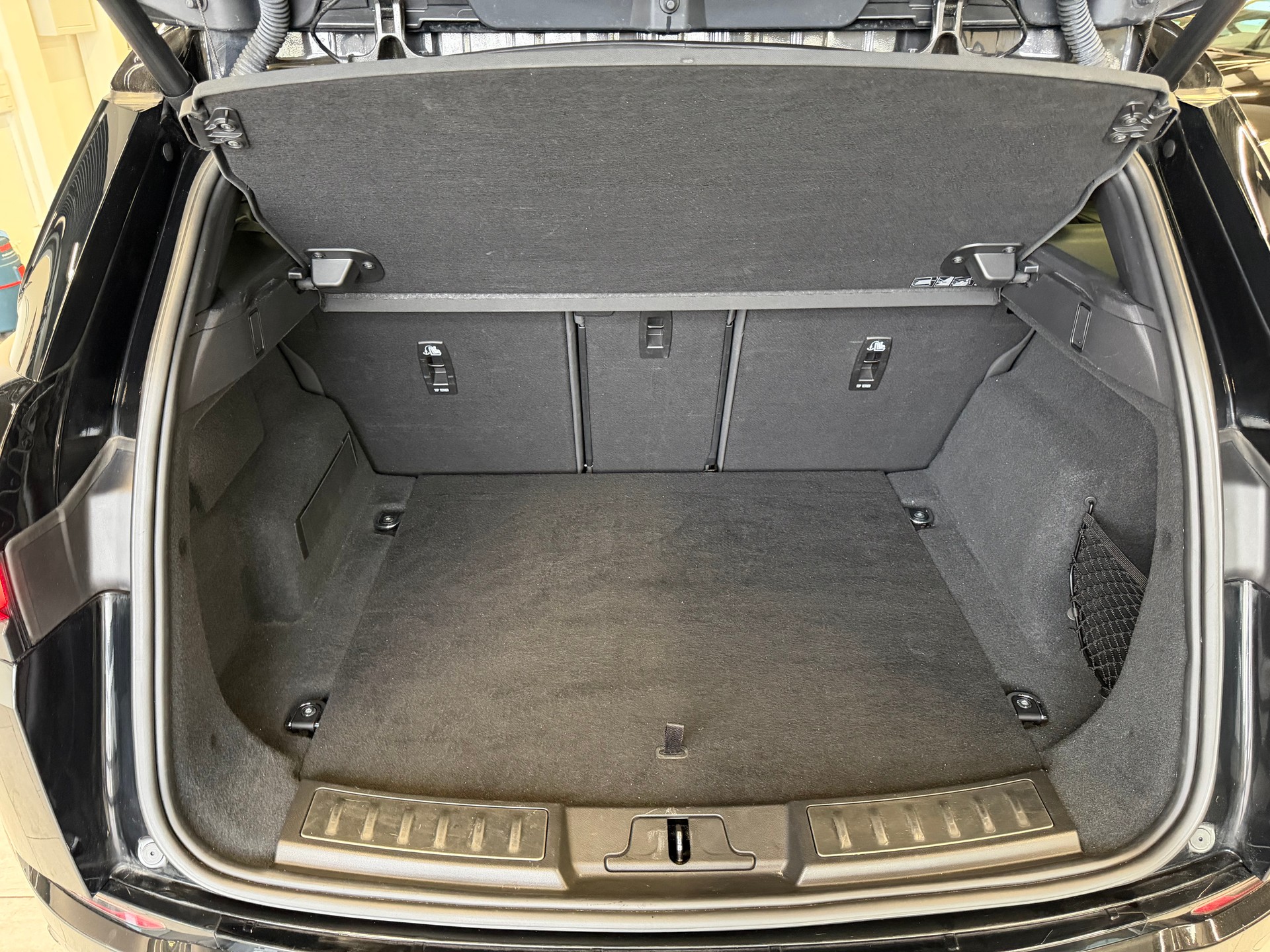LAND ROVER Range Rover Evoque R-Dynamic D 200 S-image-22