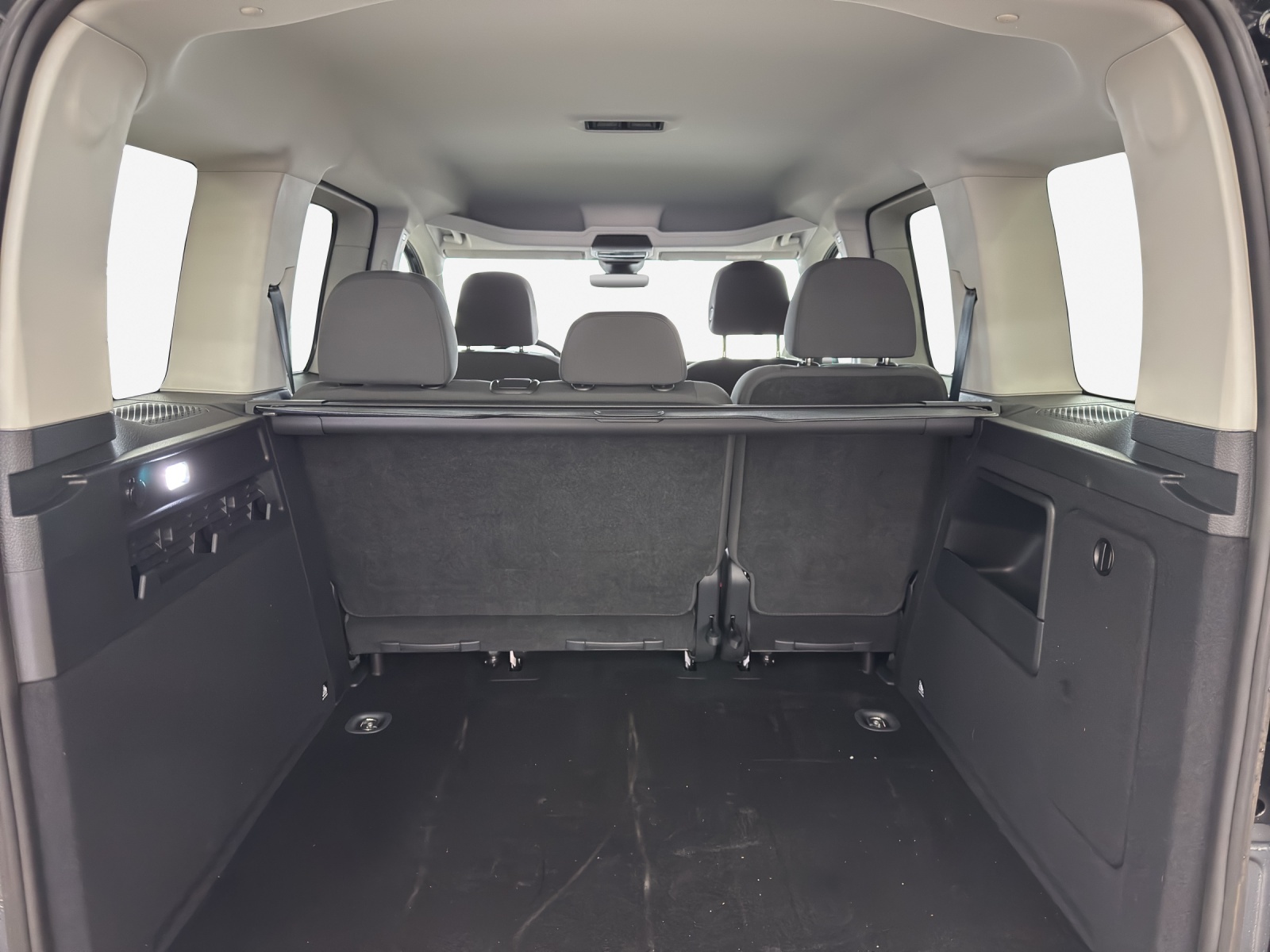 VW Caddy 2.0 TDI Liberty DSG-image-11