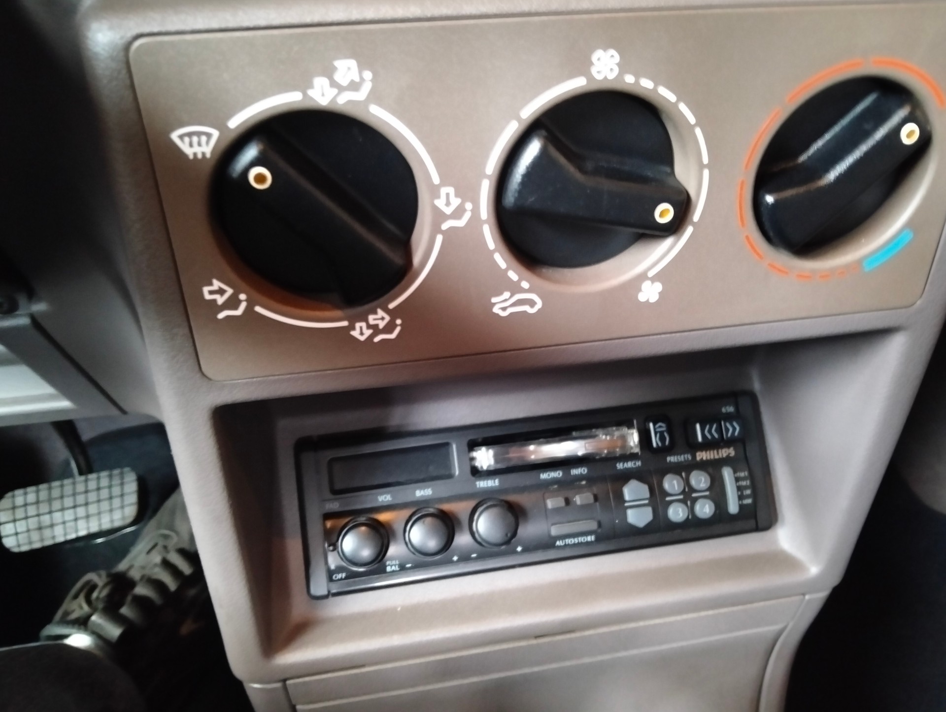 PEUGEOT 309 1.6 Flair-image-7