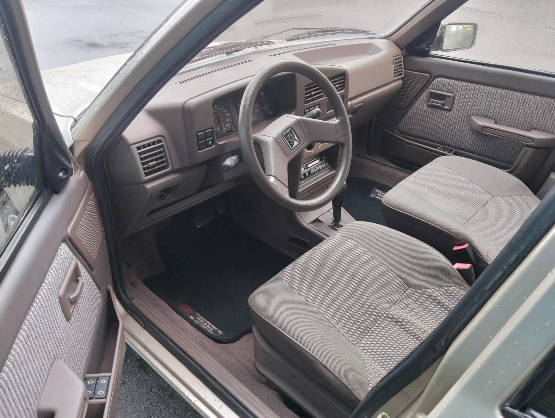 PEUGEOT 309 1.6 Flair-image-9