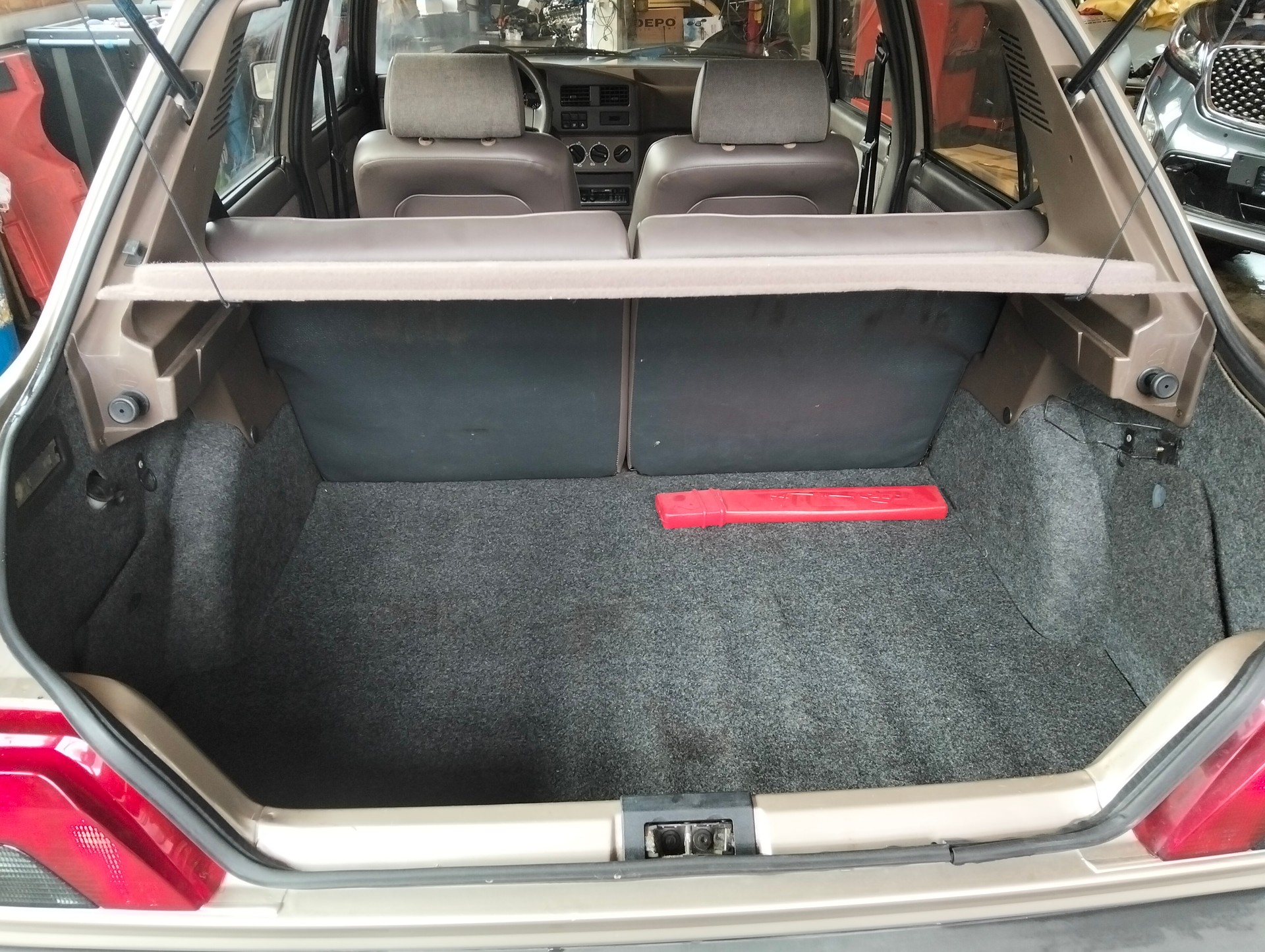 PEUGEOT 309 1.6 Flair-image-2