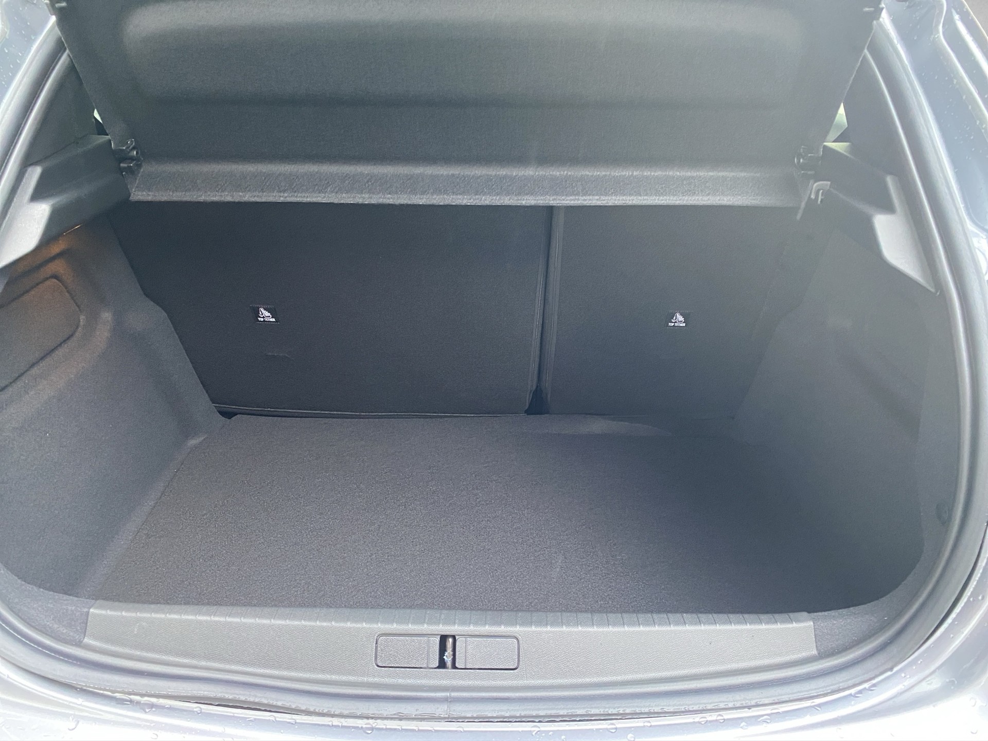 PEUGEOT 208 1.2 MHEV Allure-image-15