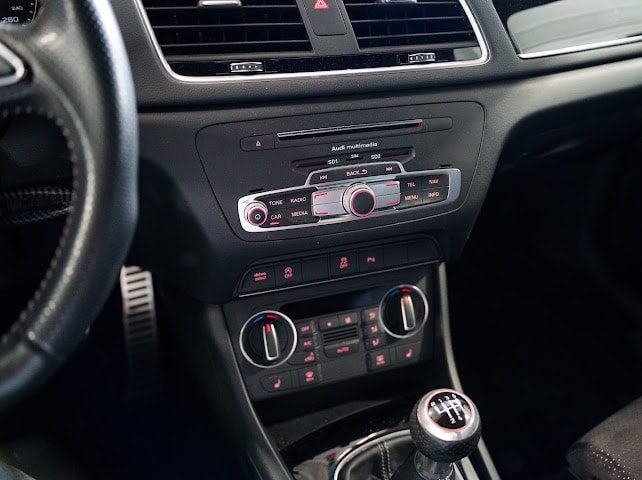 AUDI Q3 1.4 TFSI ultra sport CH🇨🇭-image-7