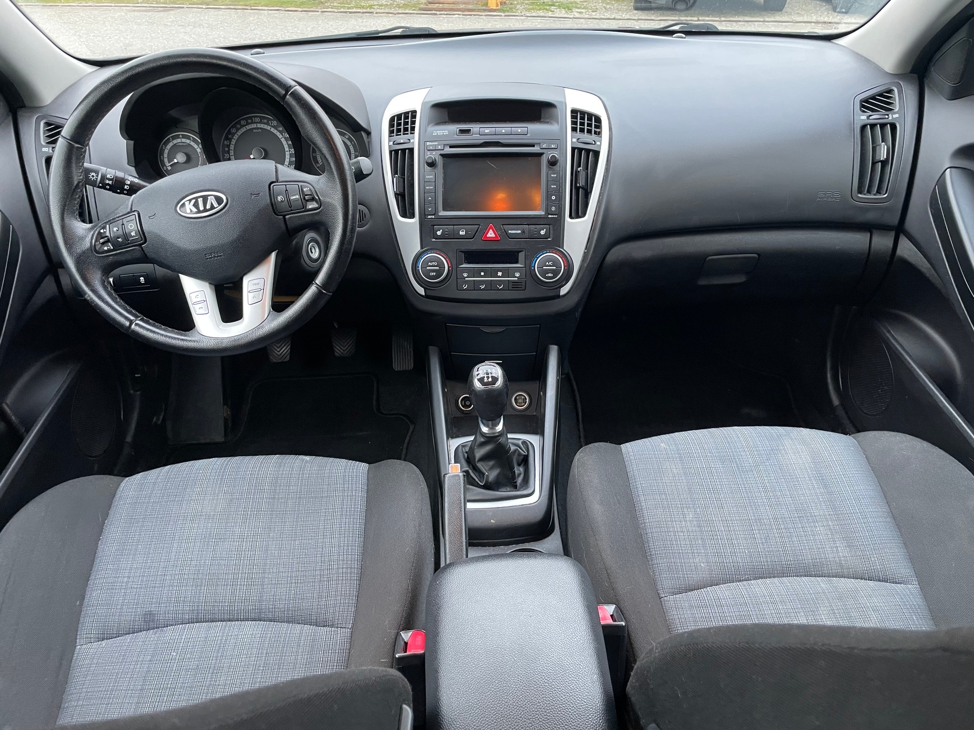 KIA PROCEED 1.4 16V-image-8