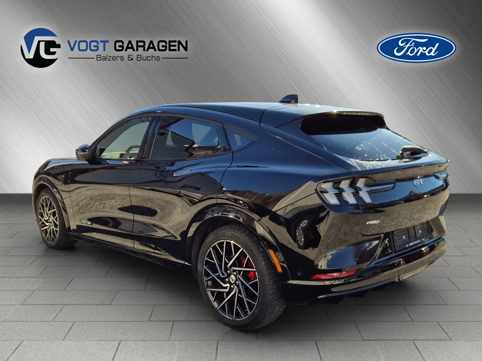 FORD Mustang Mach-E Extended GT AWD-showroom-element-3