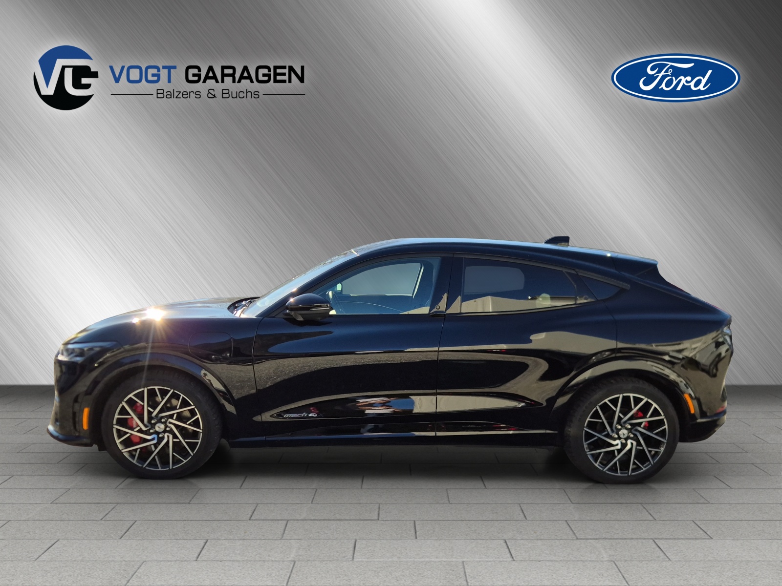 FORD Mustang Mach-E Extended GT AWD-showroom-element-2