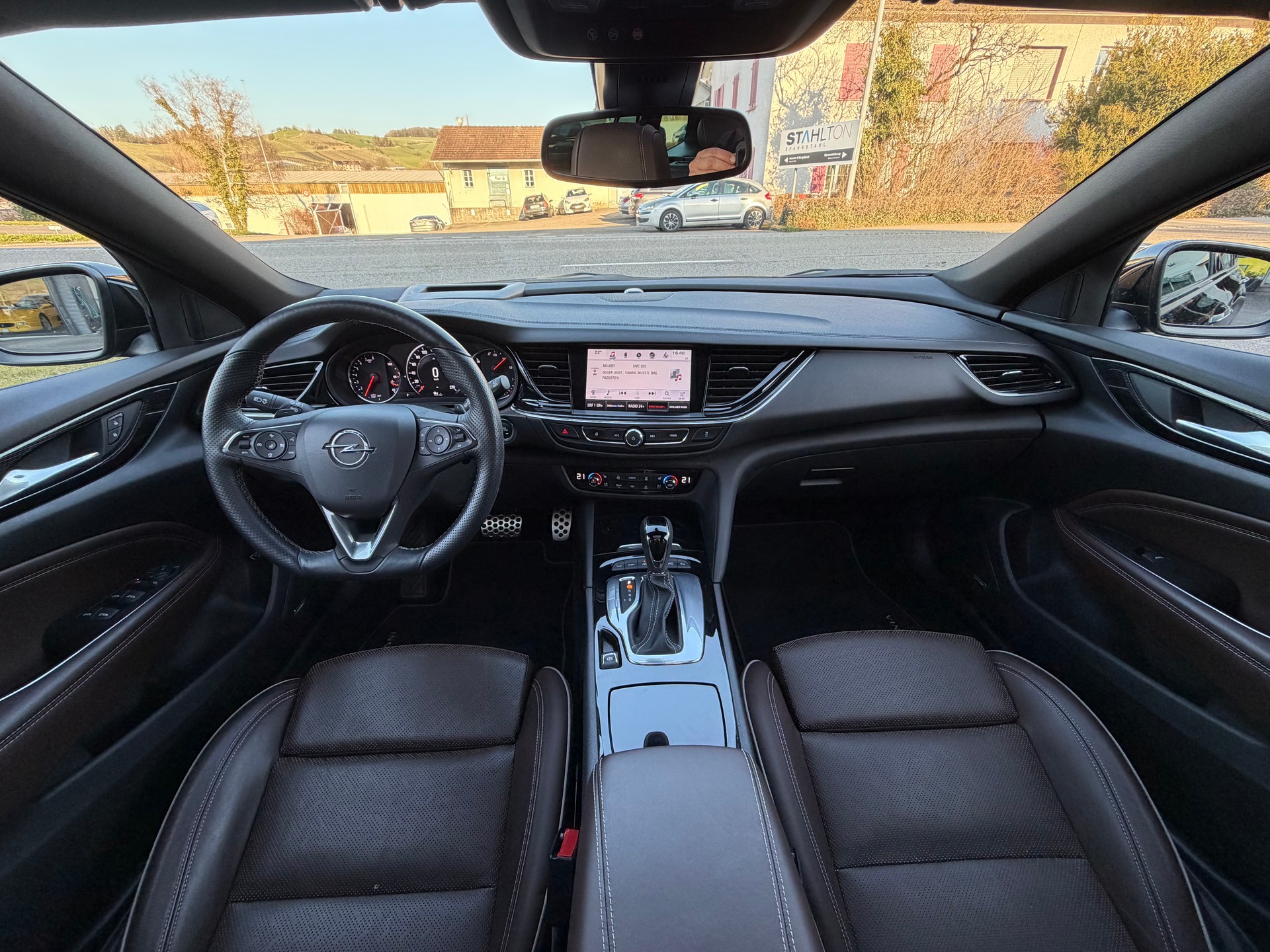 OPEL Insignia Sports Tourer OPC-Line 4x4-image-24