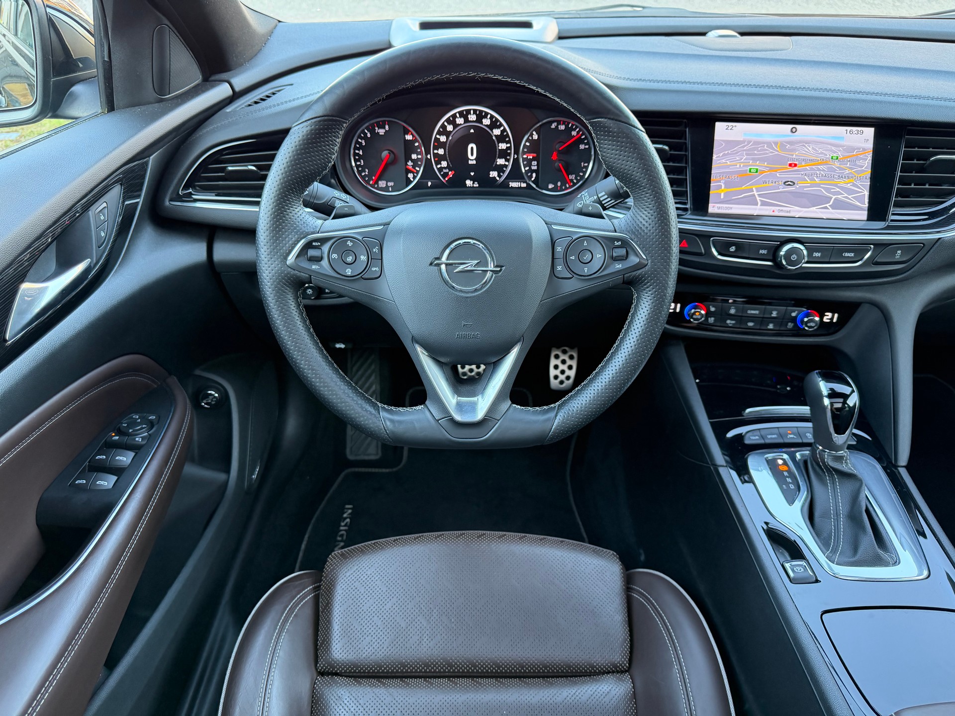 OPEL Insignia Sports Tourer OPC-Line 4x4-image-17