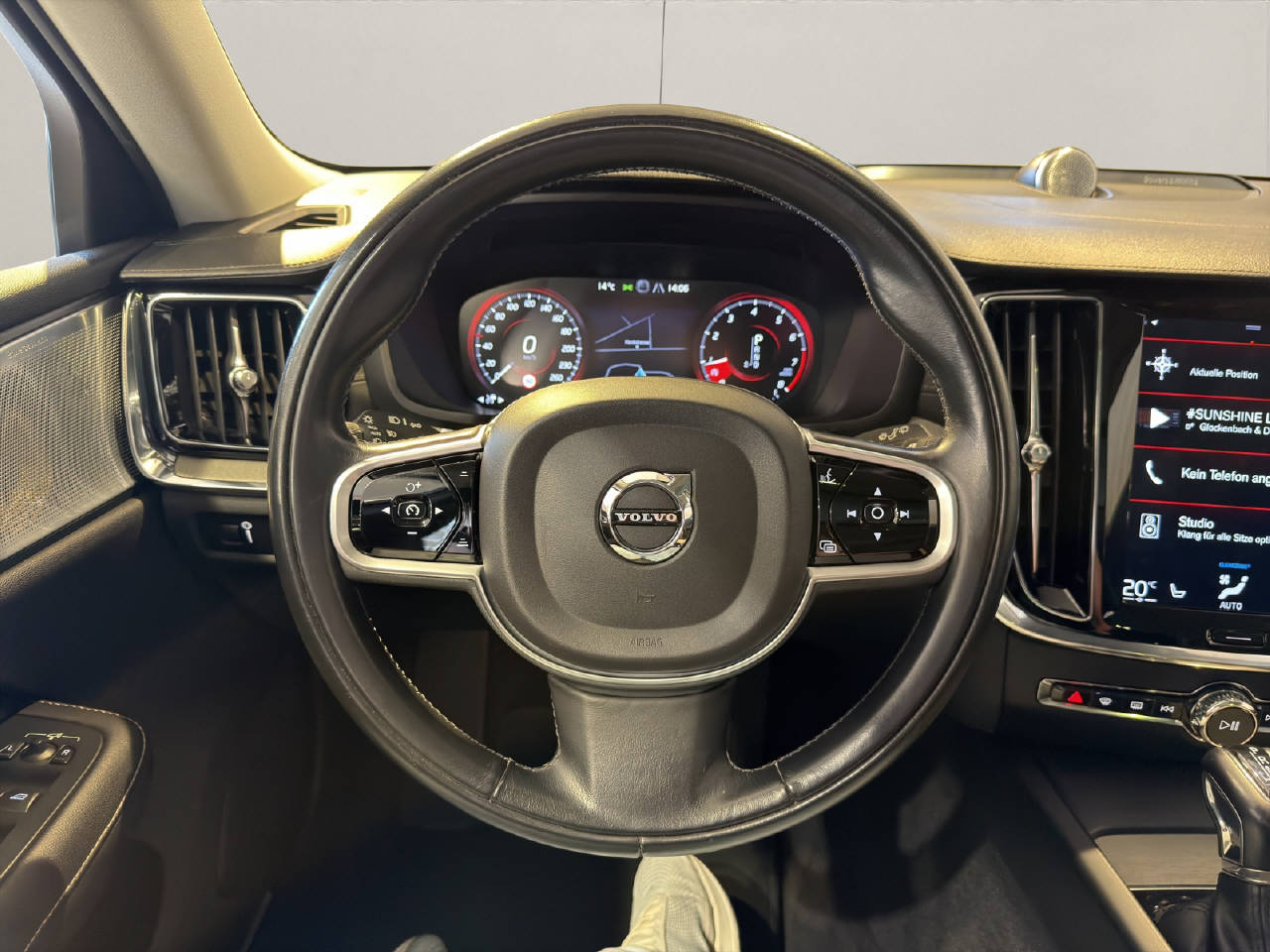 VOLVO V60 2.0 T6 Inscription AWD-image-8