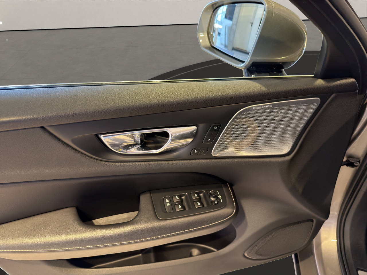 VOLVO V60 2.0 T6 Inscription AWD-image-14