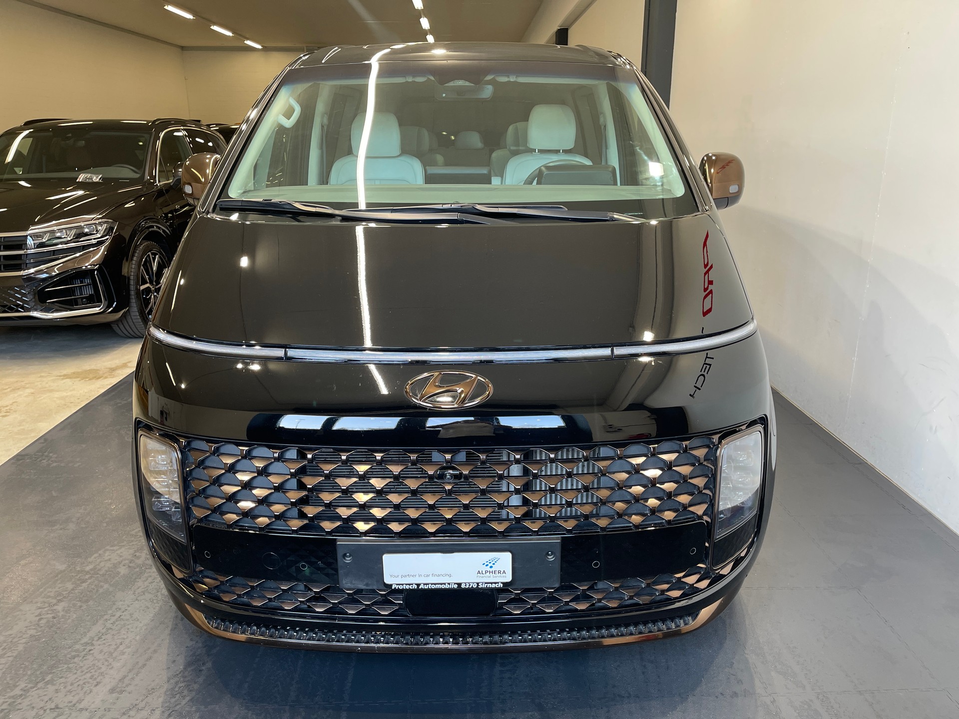HYUNDAI Staria 2.2 CRDi Signature 4WD A 7 SITZER-showroom-element-2