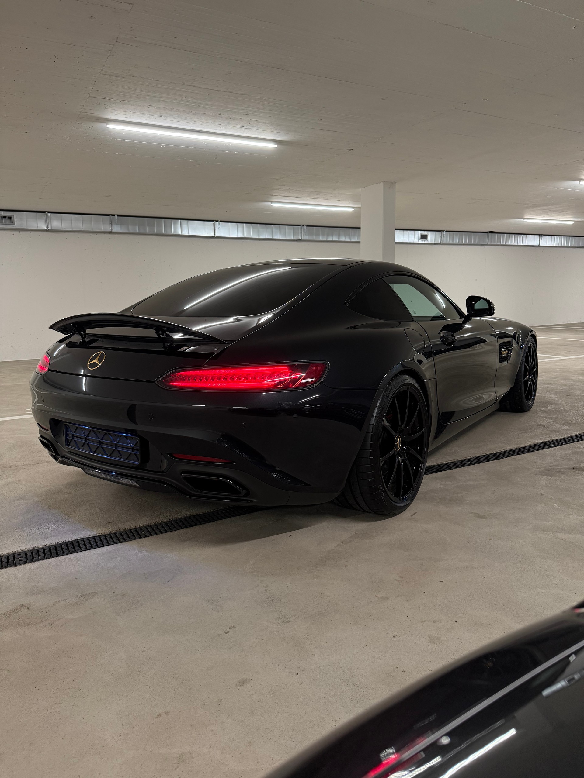 MERCEDES-BENZ AMG GT S Speedshift DCT-image-2
