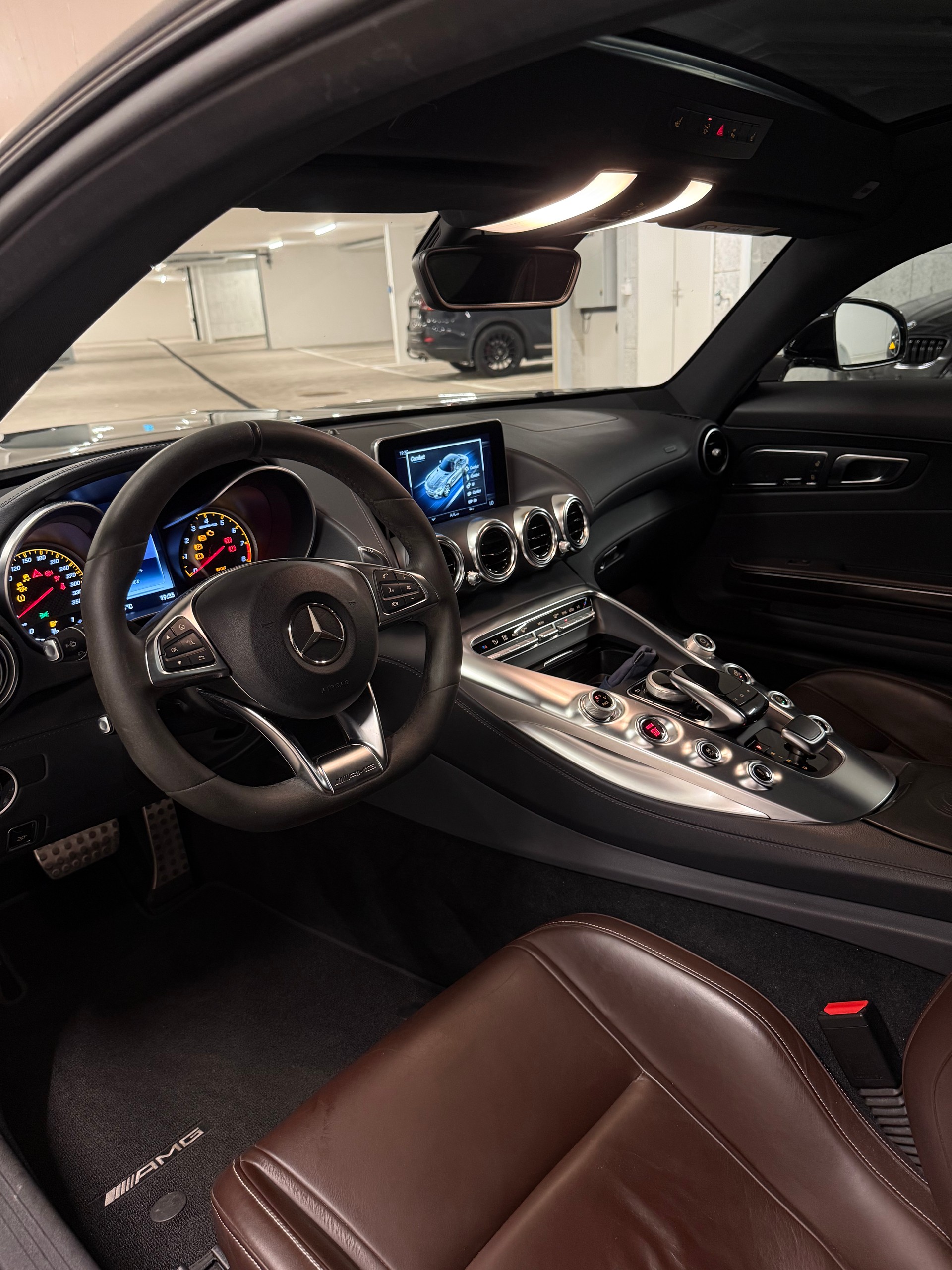 MERCEDES-BENZ AMG GT S Speedshift DCT-image-9