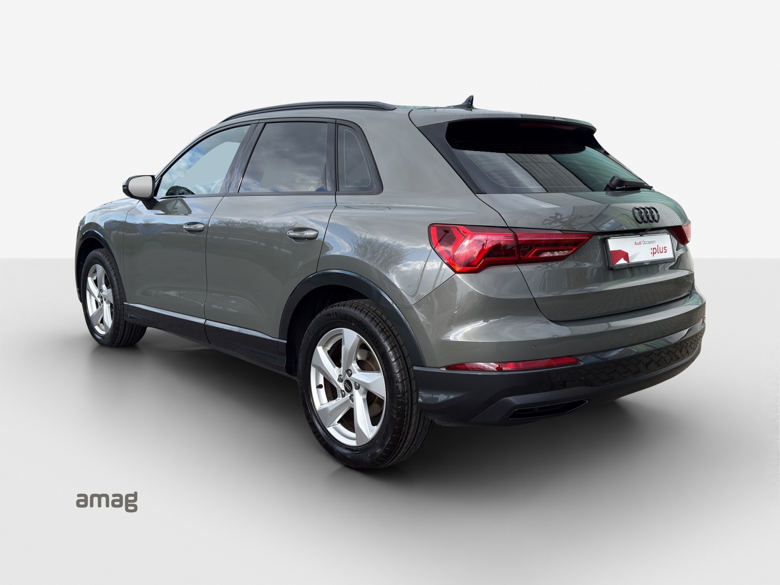 AUDI Q3 35 TFSI advanced Attraction S-tronic-showroom-element-2