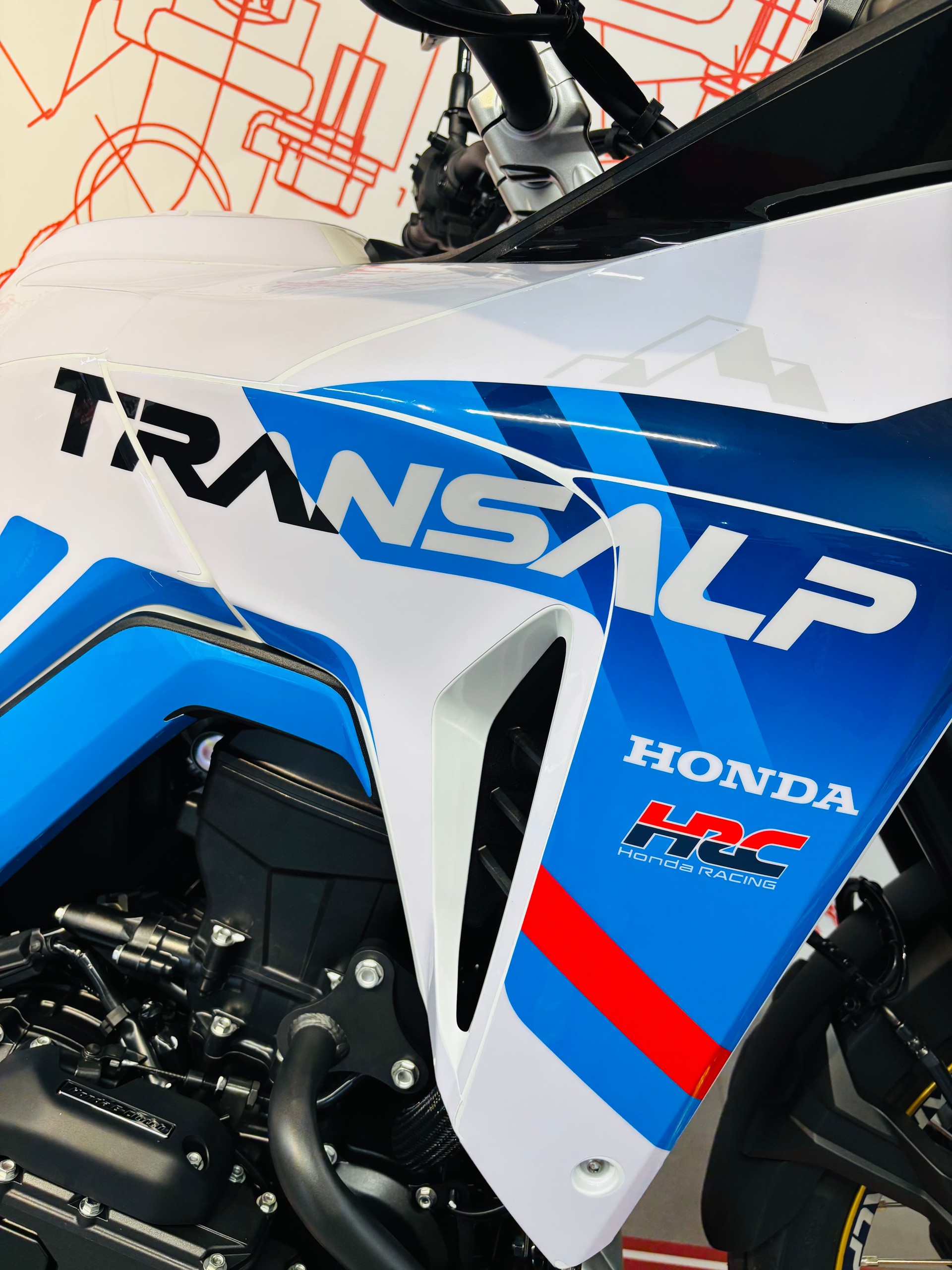 HONDA HRC Transalp 750 by BUGNON MOTOS E-Clutch-image-6