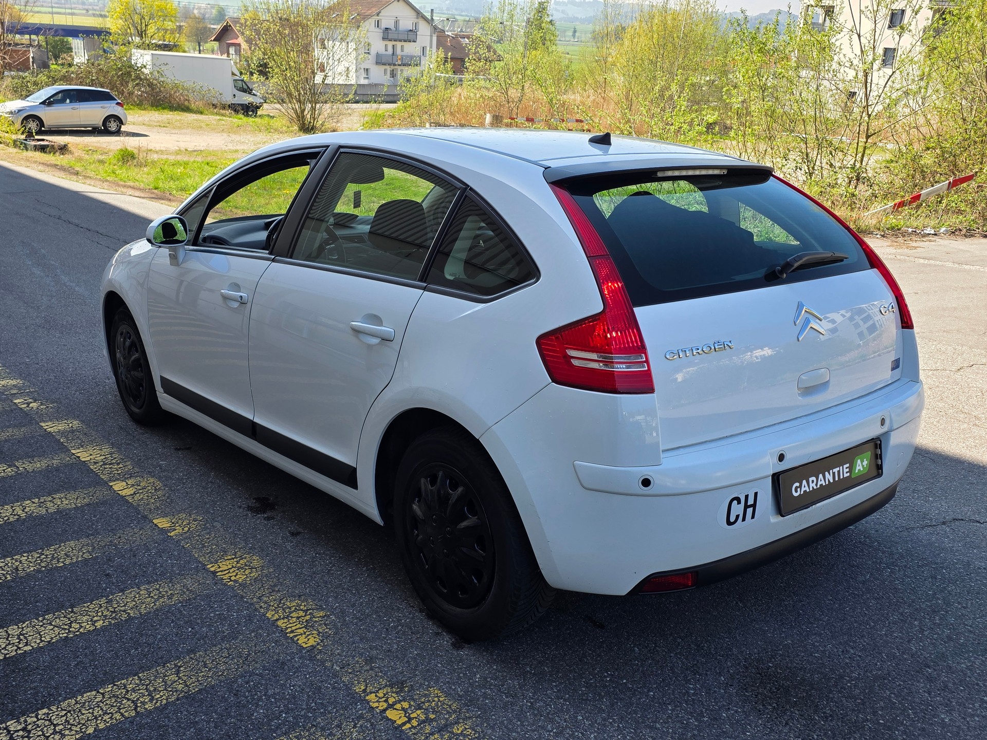CITROEN C4 Berline 1.6 16V HDi VTR-image-3