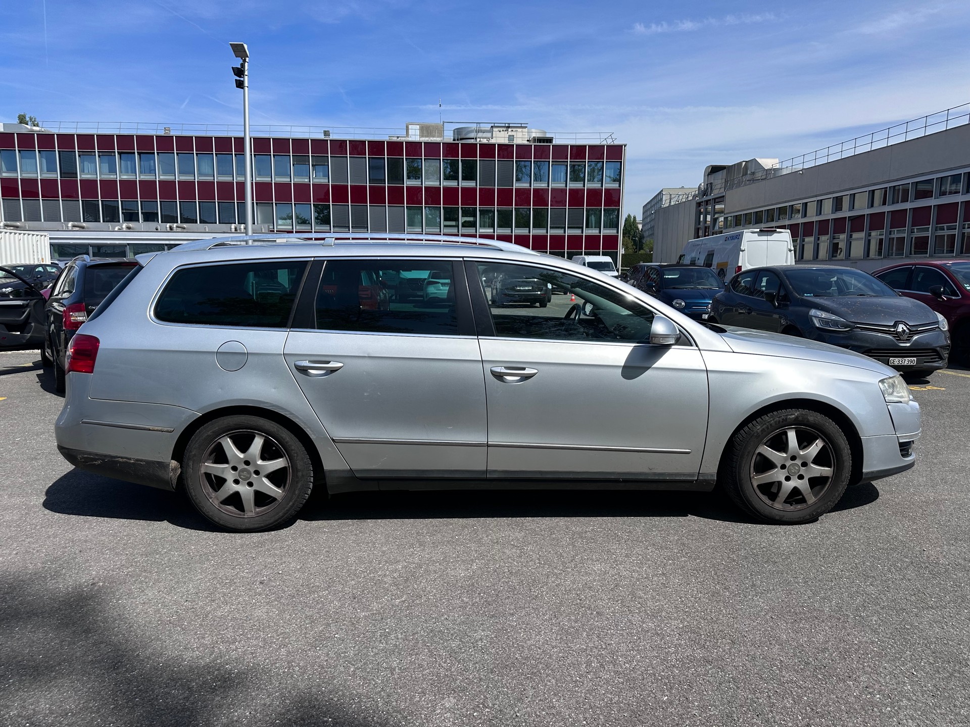 VW Passat Variant 1.8 TSI Sportline Tiptronic-image-4