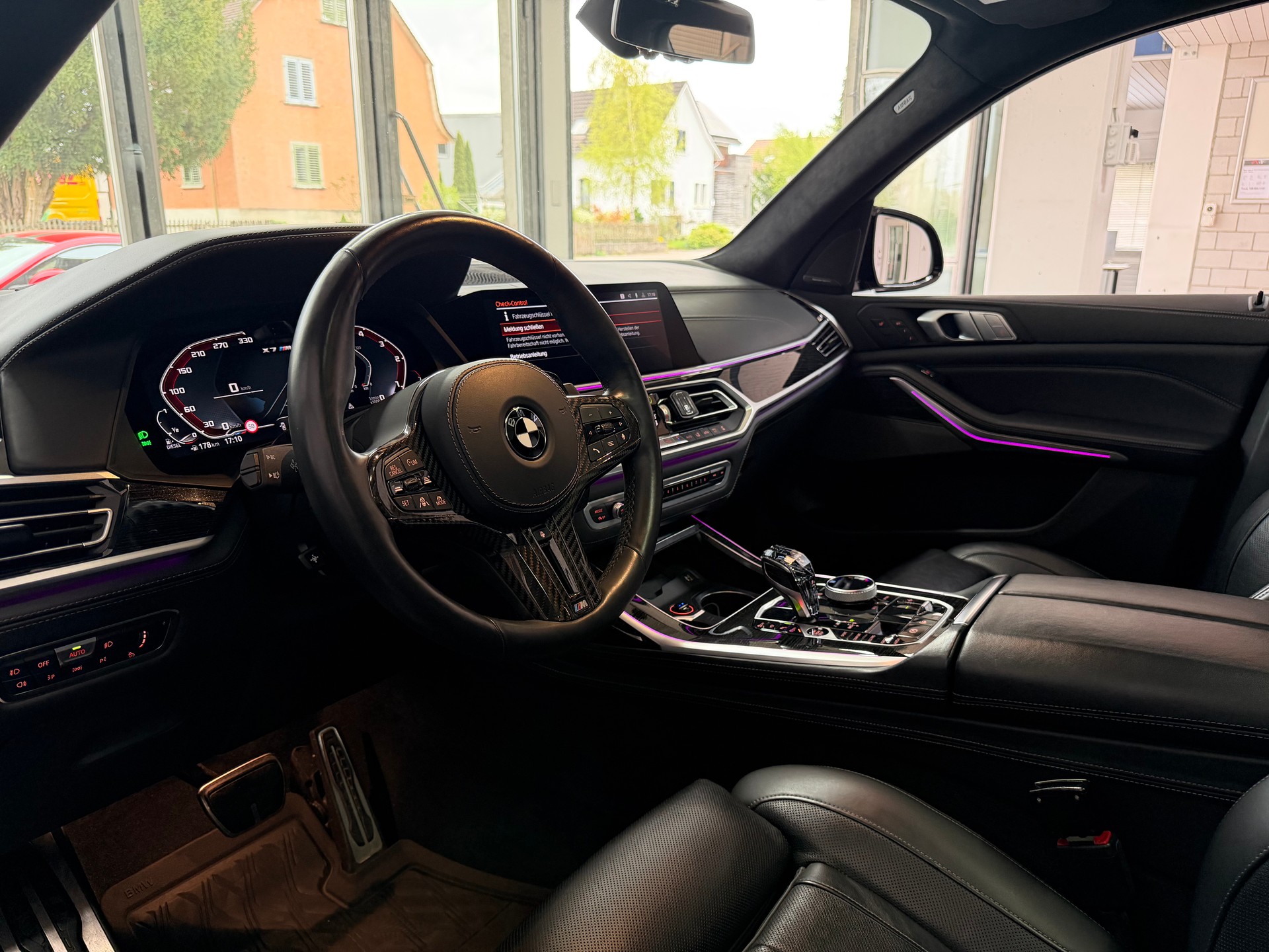 BMW X7 xDrive M50d Steptronic *CH-Fzg*7-Sitzer*Maxton Bodykit*Softclose*Massage*360•*Pano*SkyLounge*Alcantara-Dach*Sitzlüftung*-image-7