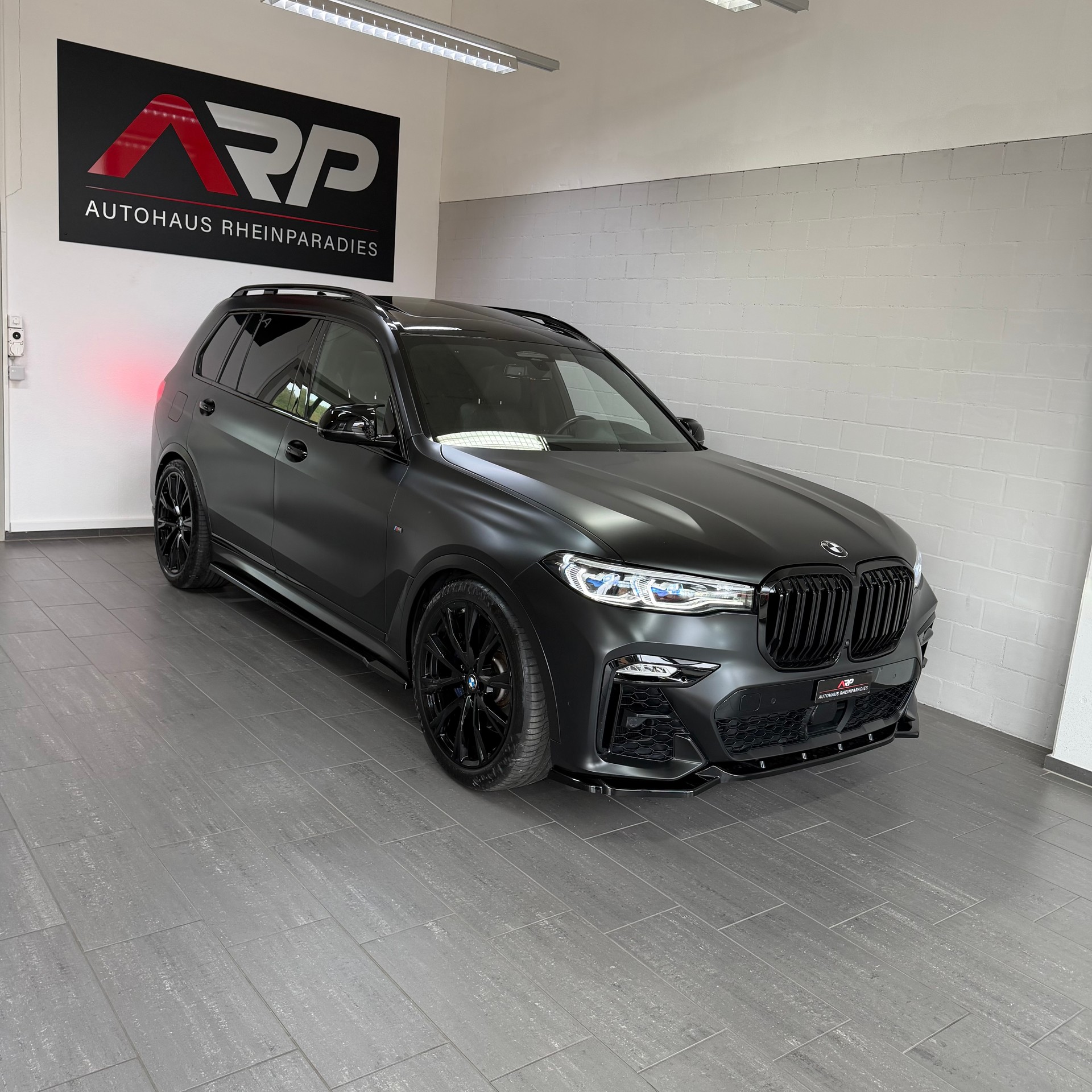 BMW X7 xDrive M50d Steptronic *CH-Fzg*7-Sitzer*Maxton Bodykit*Softclose*Massage*360•*Pano*SkyLounge*Alcantara-Dach*Sitzlüftung*
