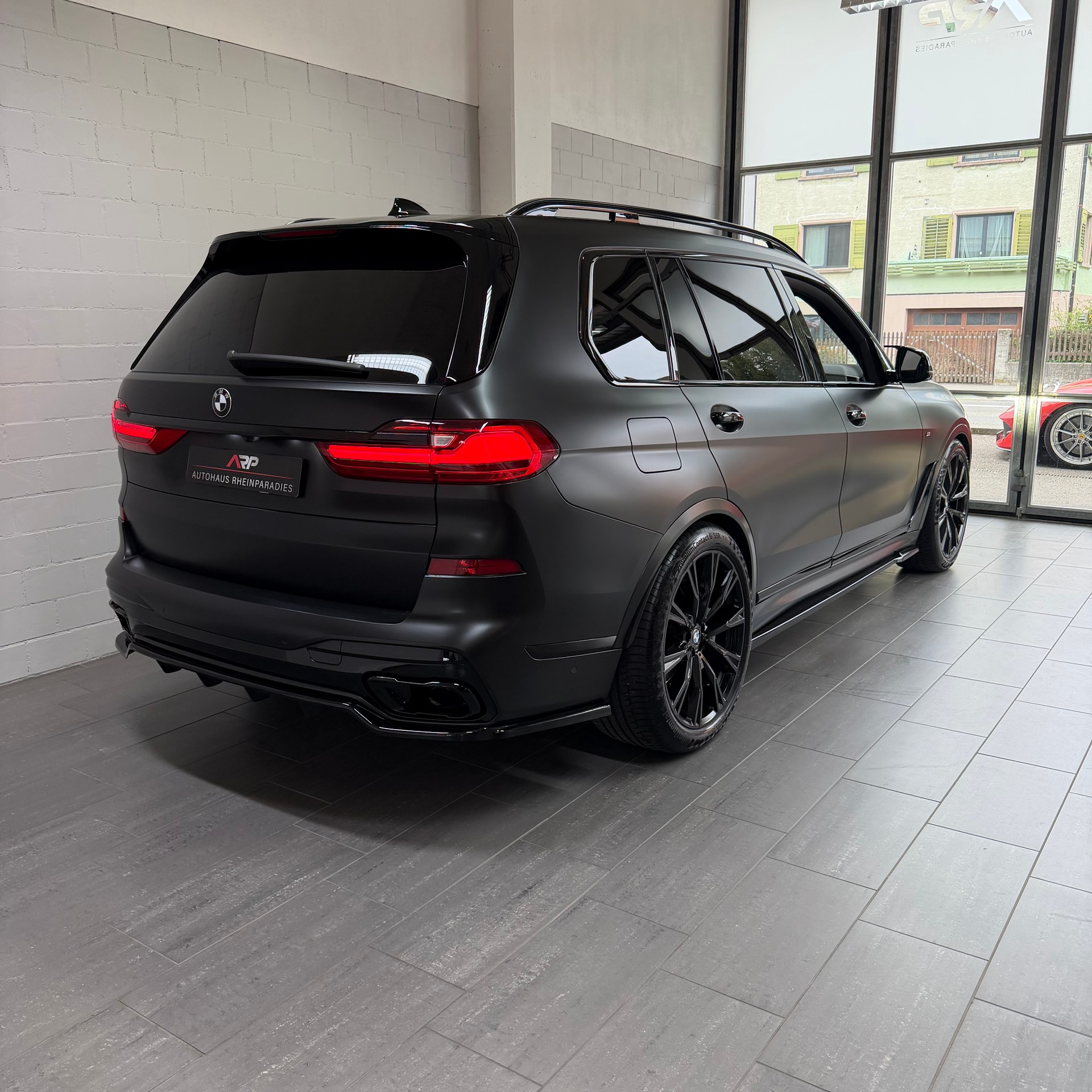 BMW X7 xDrive M50d Steptronic *CH-Fzg*7-Sitzer*Maxton Bodykit*Softclose*Massage*360•*Pano*SkyLounge*Alcantara-Dach*Sitzlüftung*-image-3