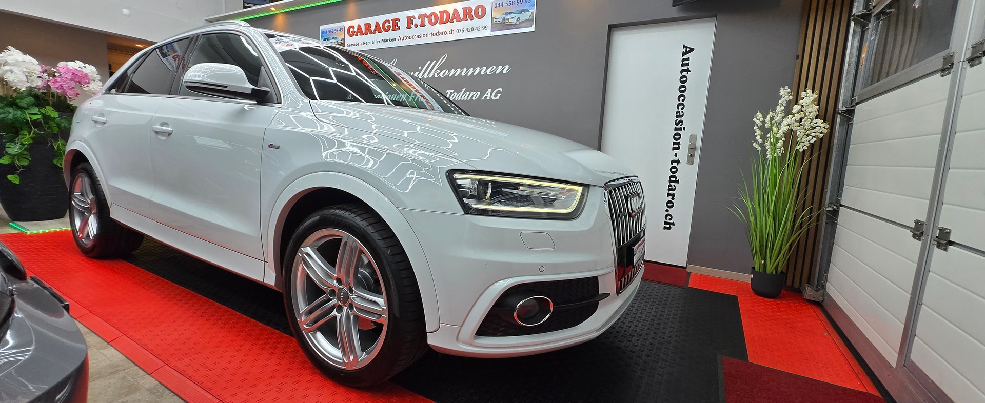 AUDI Q3 2.0 TFSI quattro S-tronic-image-9