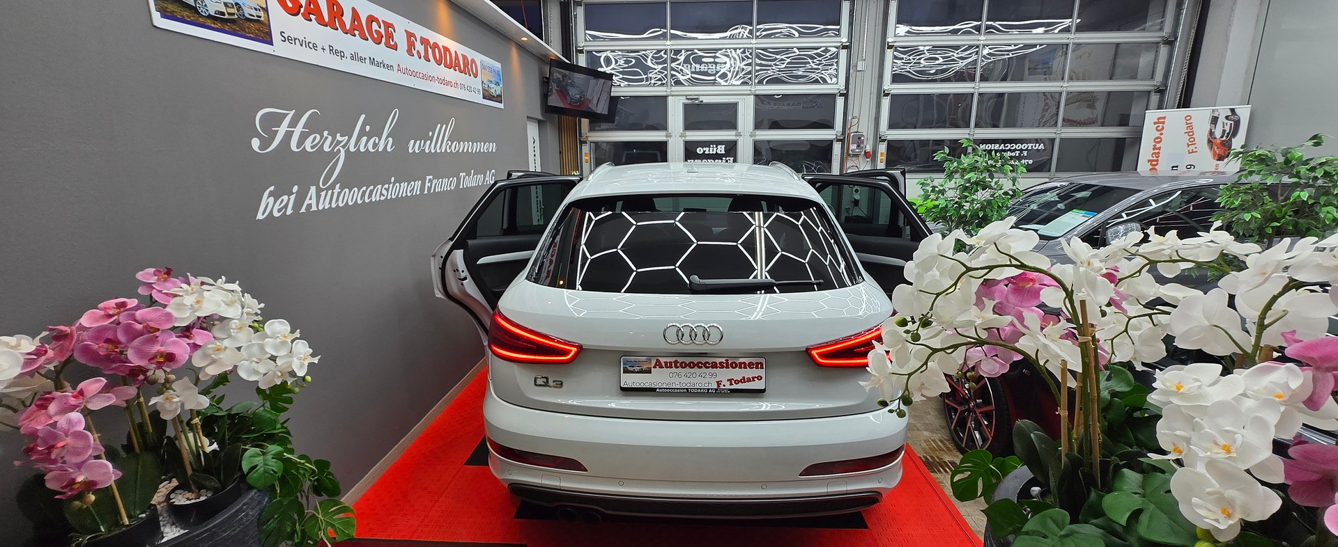AUDI Q3 2.0 TFSI quattro S-tronic-image-11