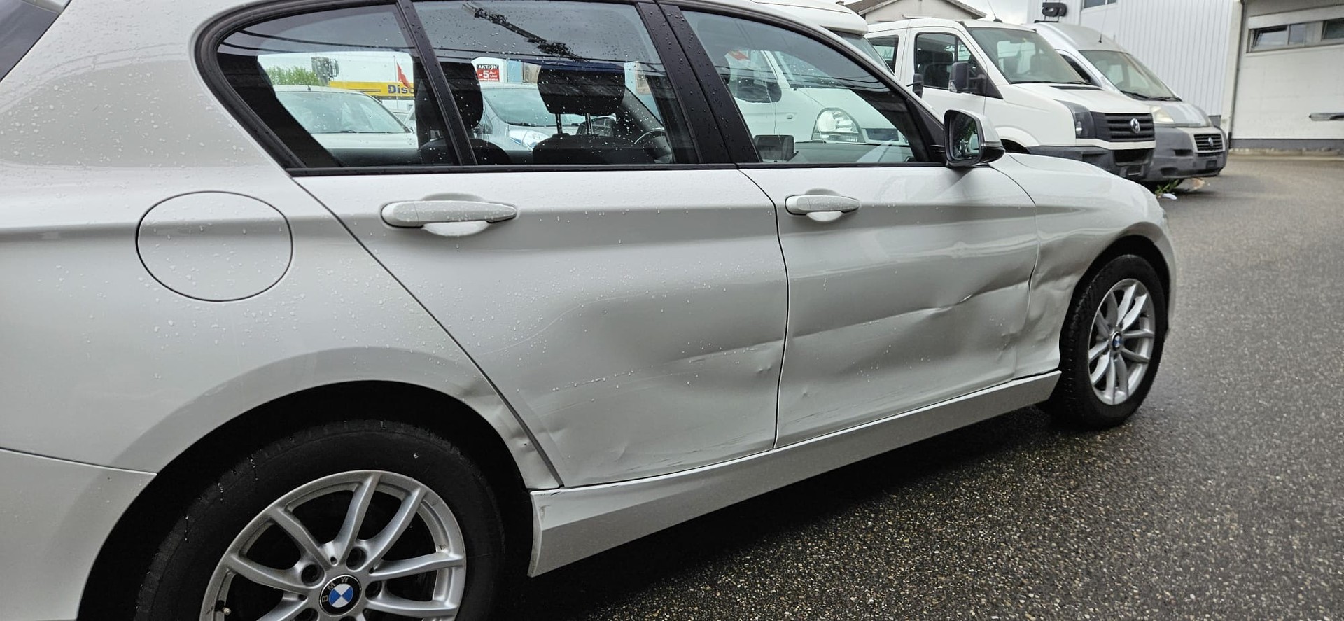 BMW 116i-image-2