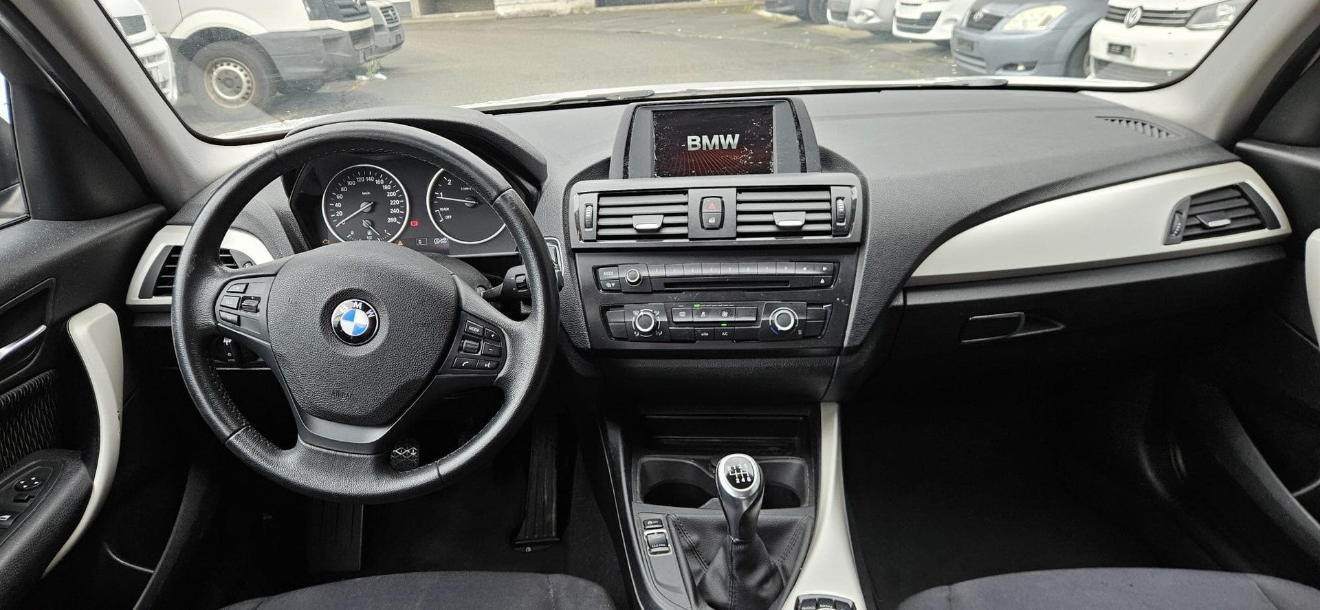 BMW 116i-image-1