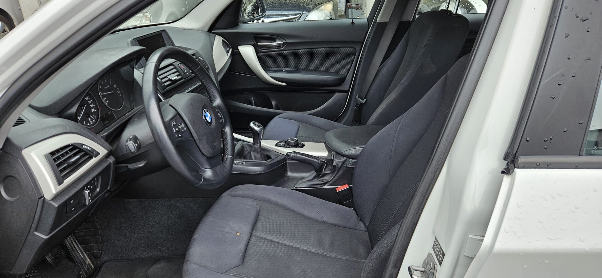BMW 116i-image-8
