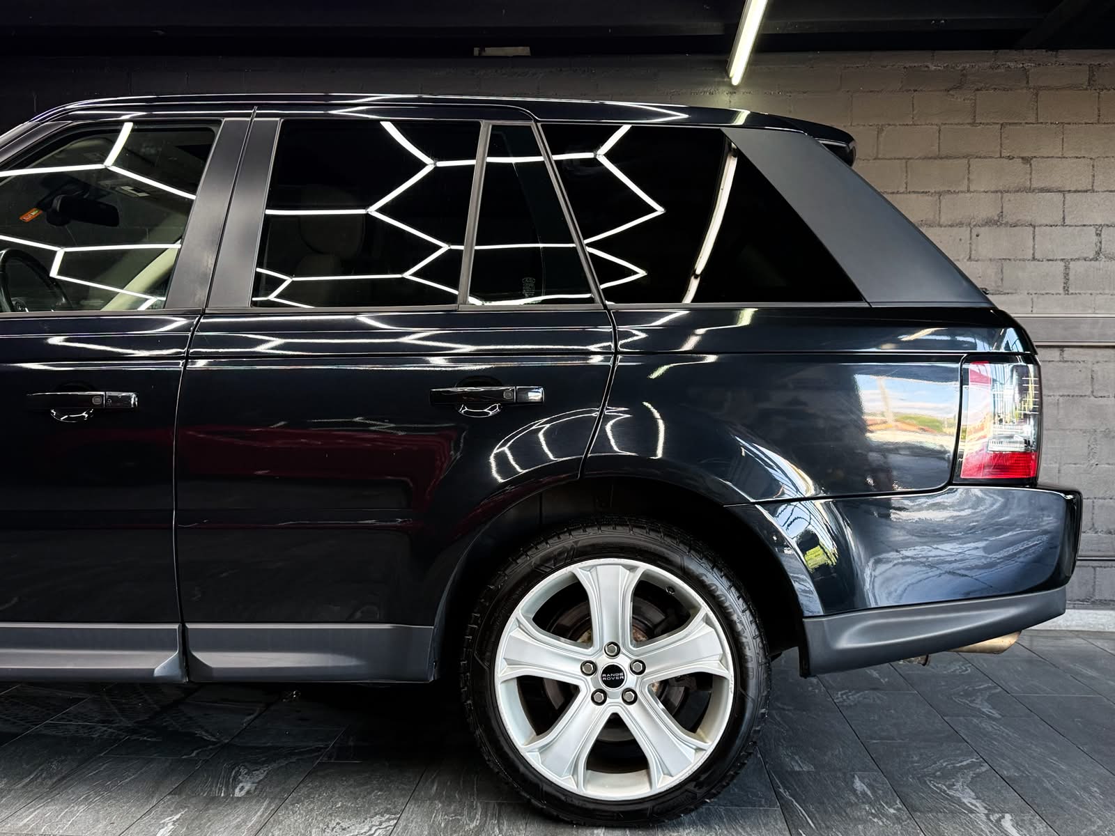LAND ROVER Range Rover Sport 3.0 TDV6 SE Automatic-image-5