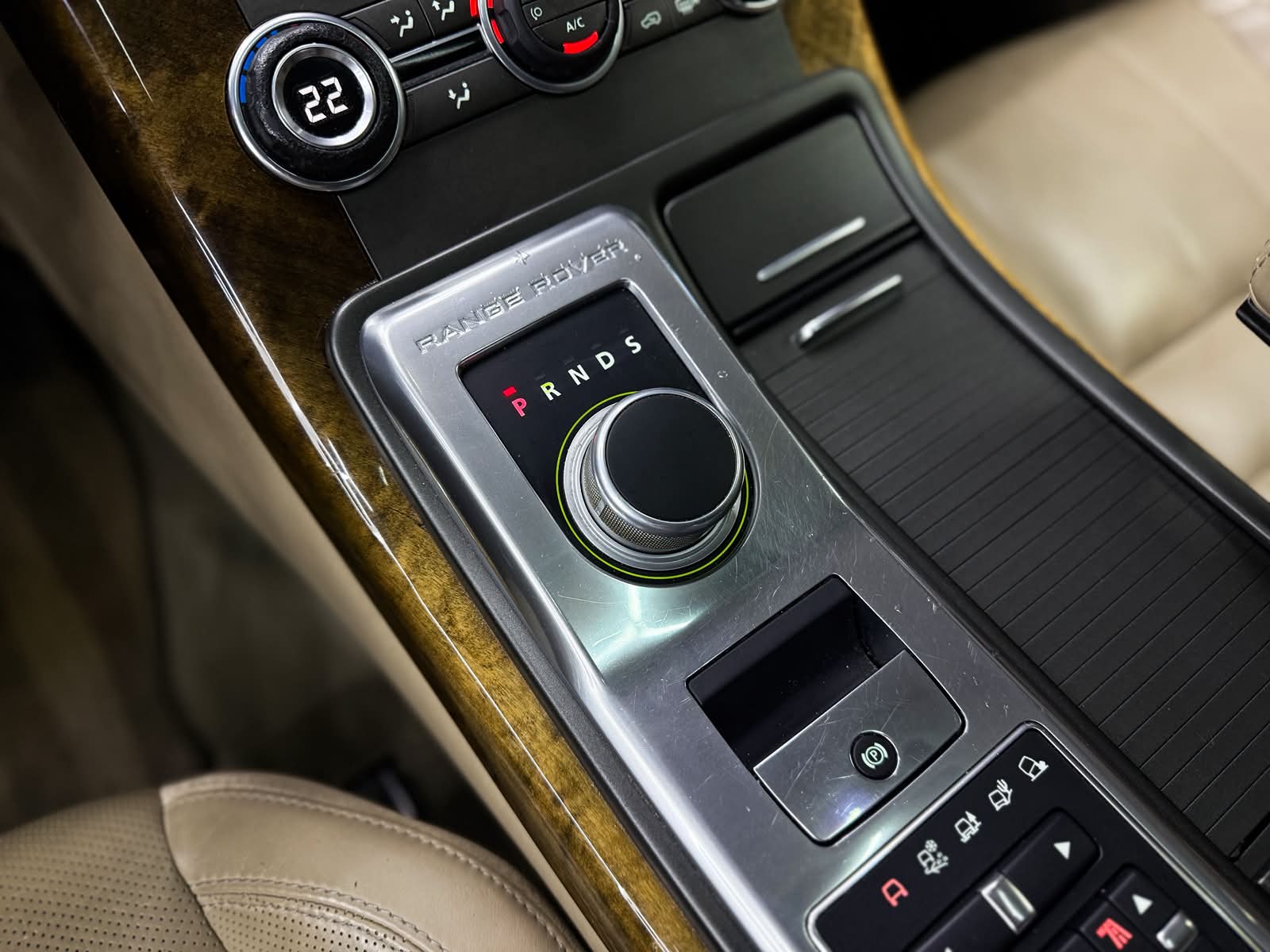 LAND ROVER Range Rover Sport 3.0 TDV6 SE Automatic-image-17
