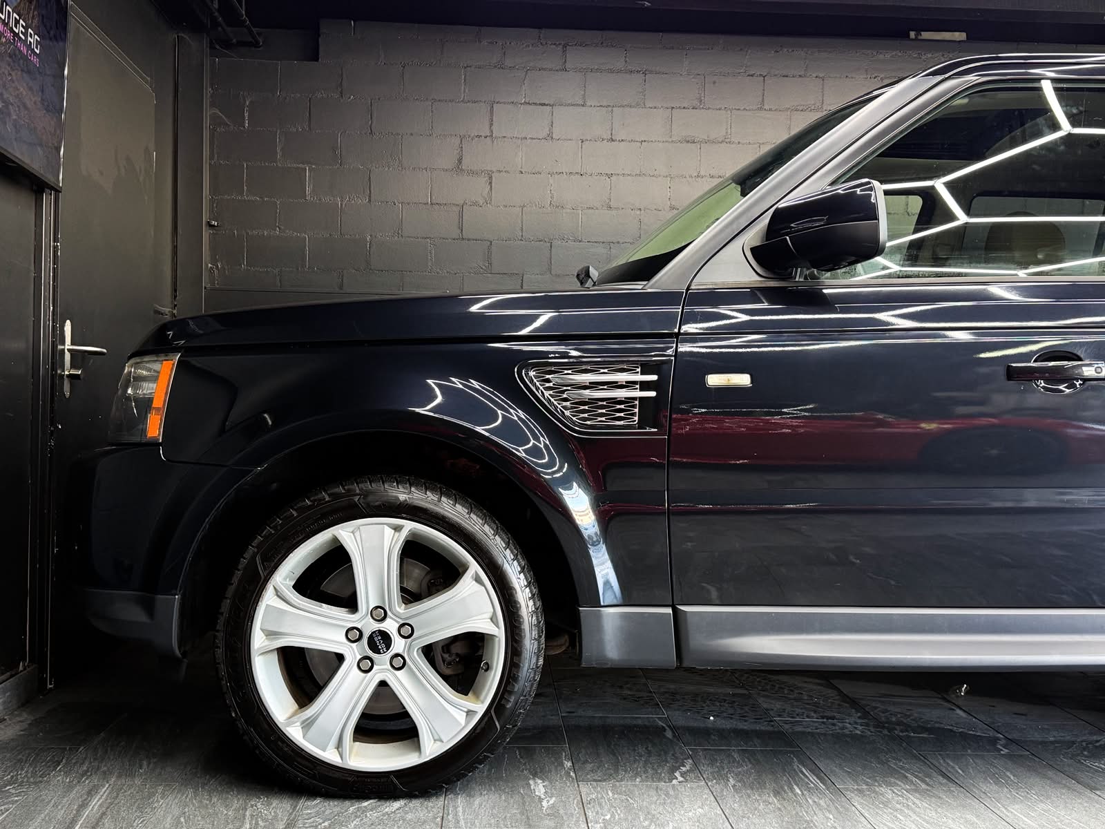 LAND ROVER Range Rover Sport 3.0 TDV6 SE Automatic-image-8