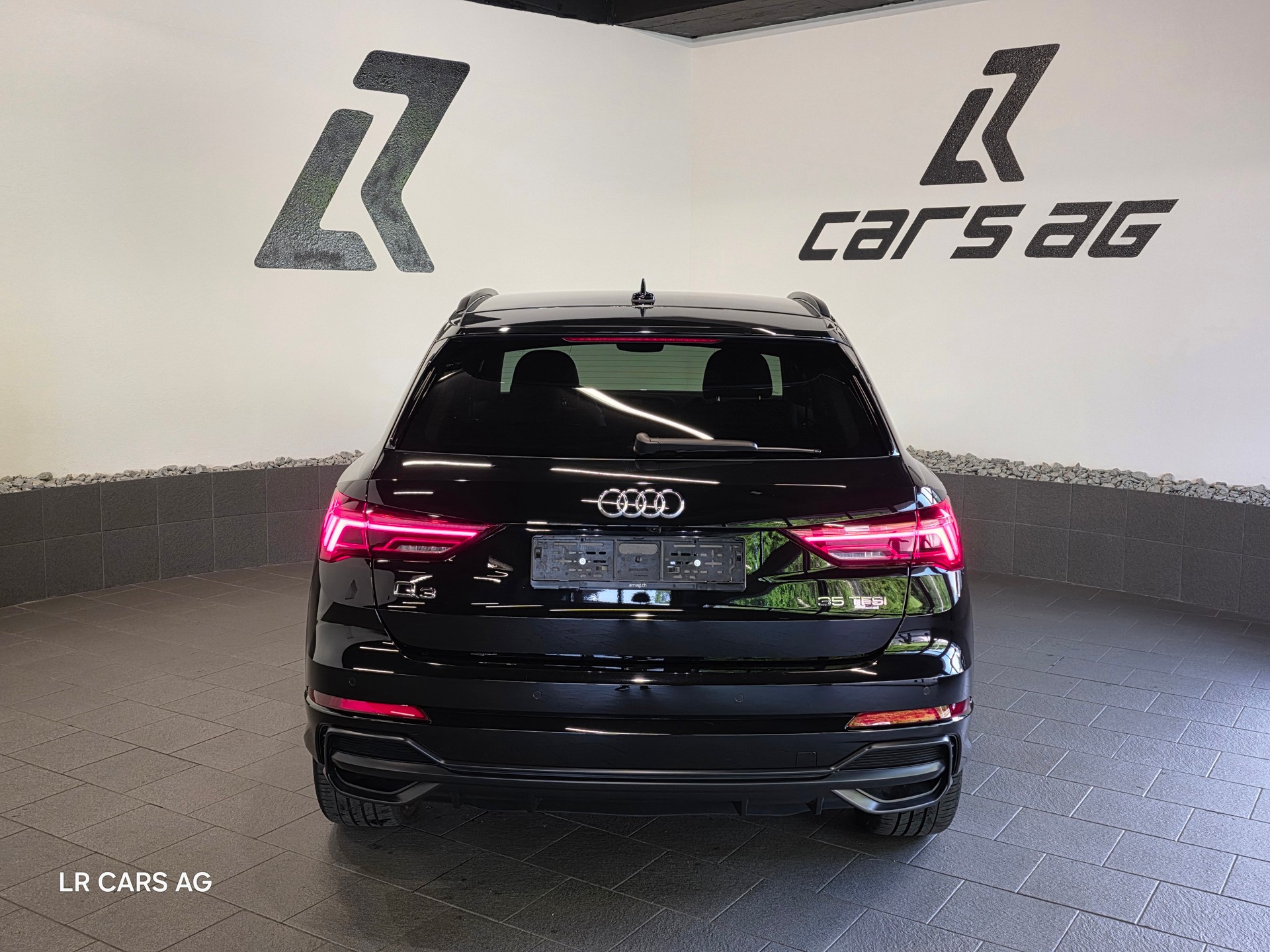 AUDI Q3 35 TFSI S line Attraction S-tronic-image-4
