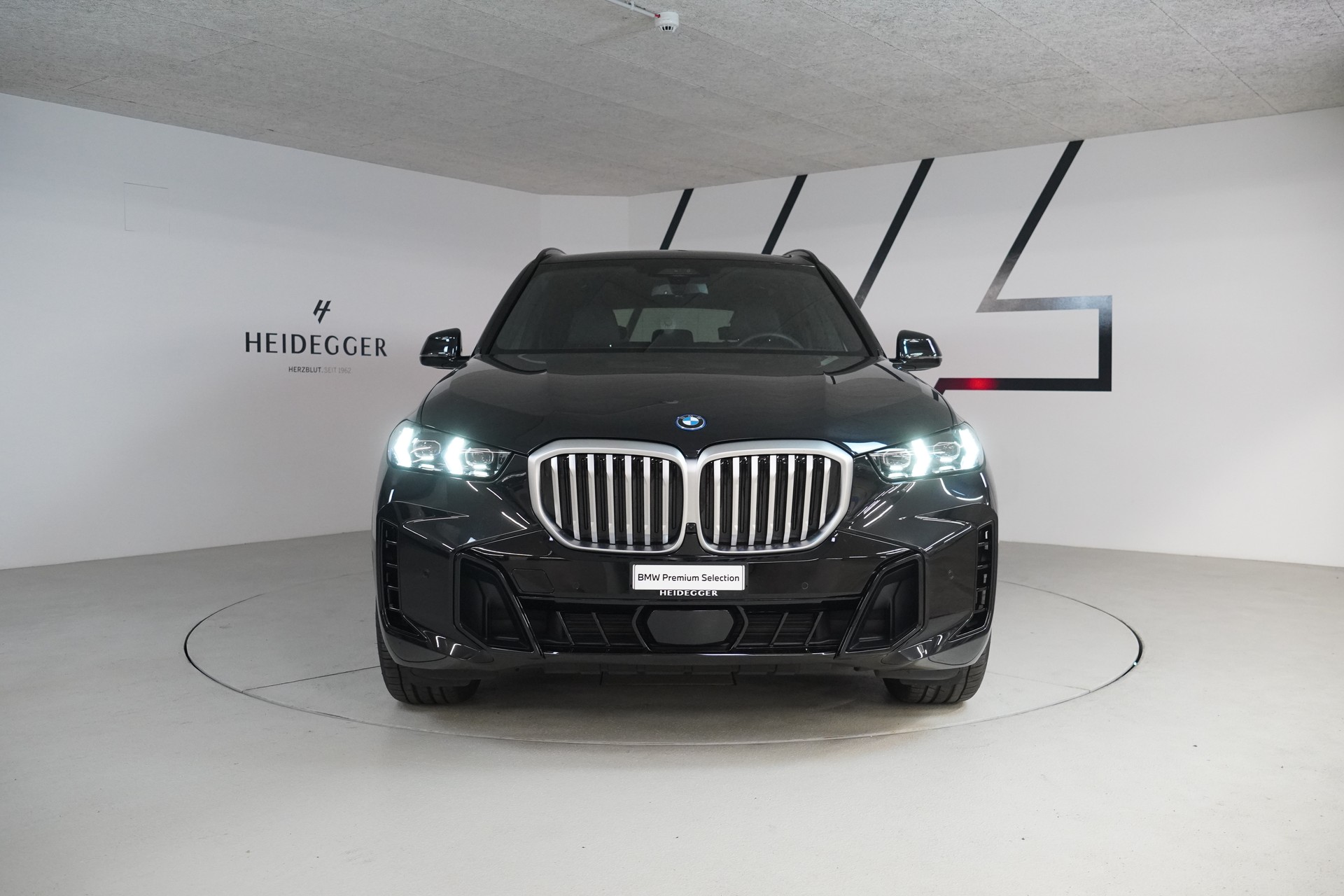 BMW X5 xDrive 50e M Sport Steptronic-showroom-element-2