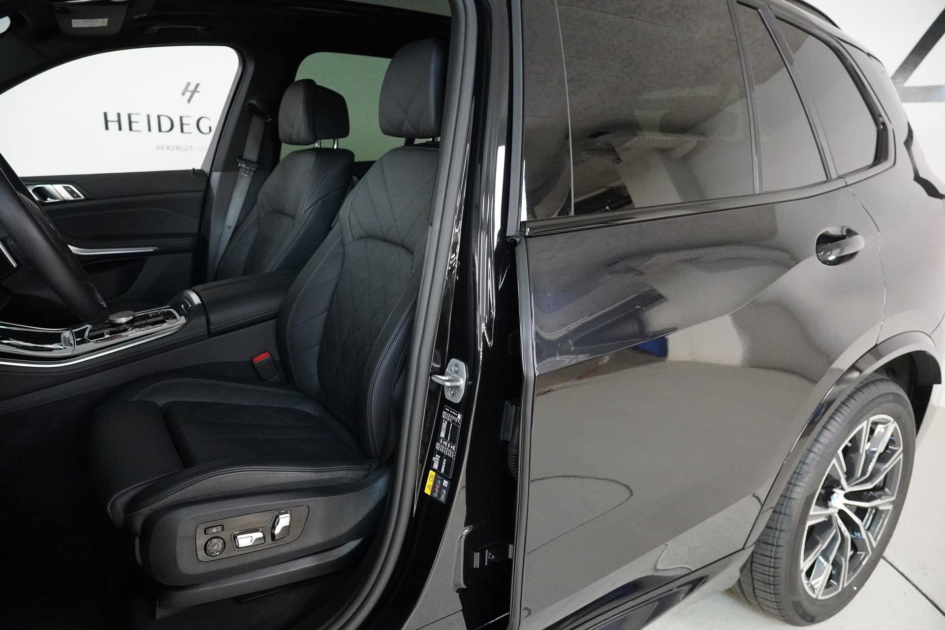 BMW X5 xDrive 50e M Sport Steptronic-image-12
