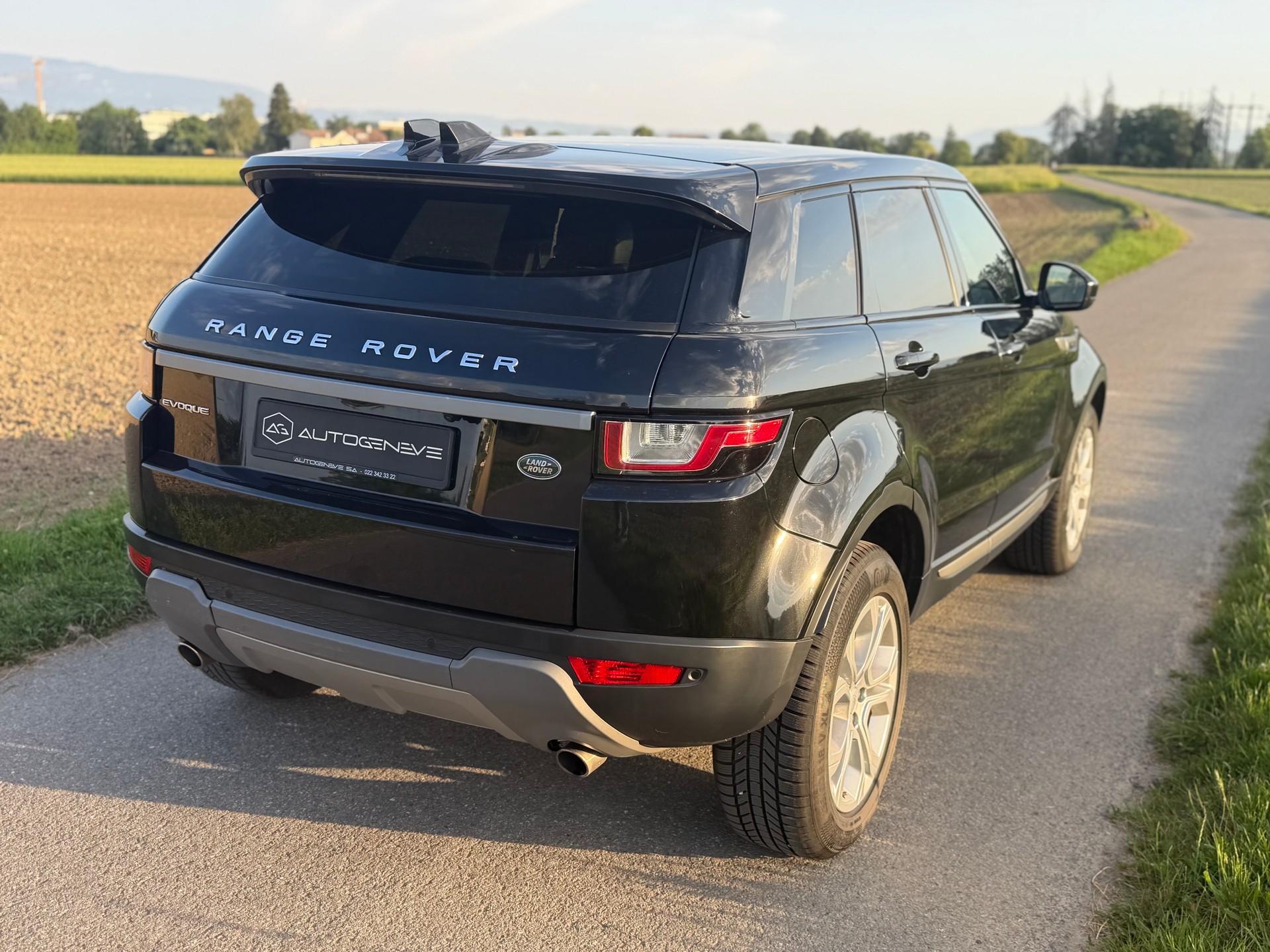 LAND ROVER Range Rover Evoque 2.0 TD4 HSE AT9-image-4