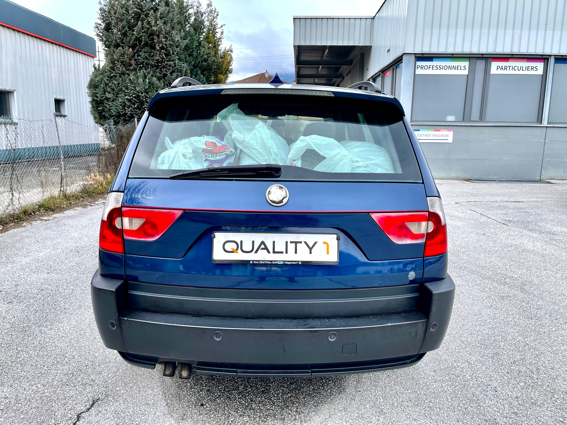 BMW X3 3.0d-showroom-element-3