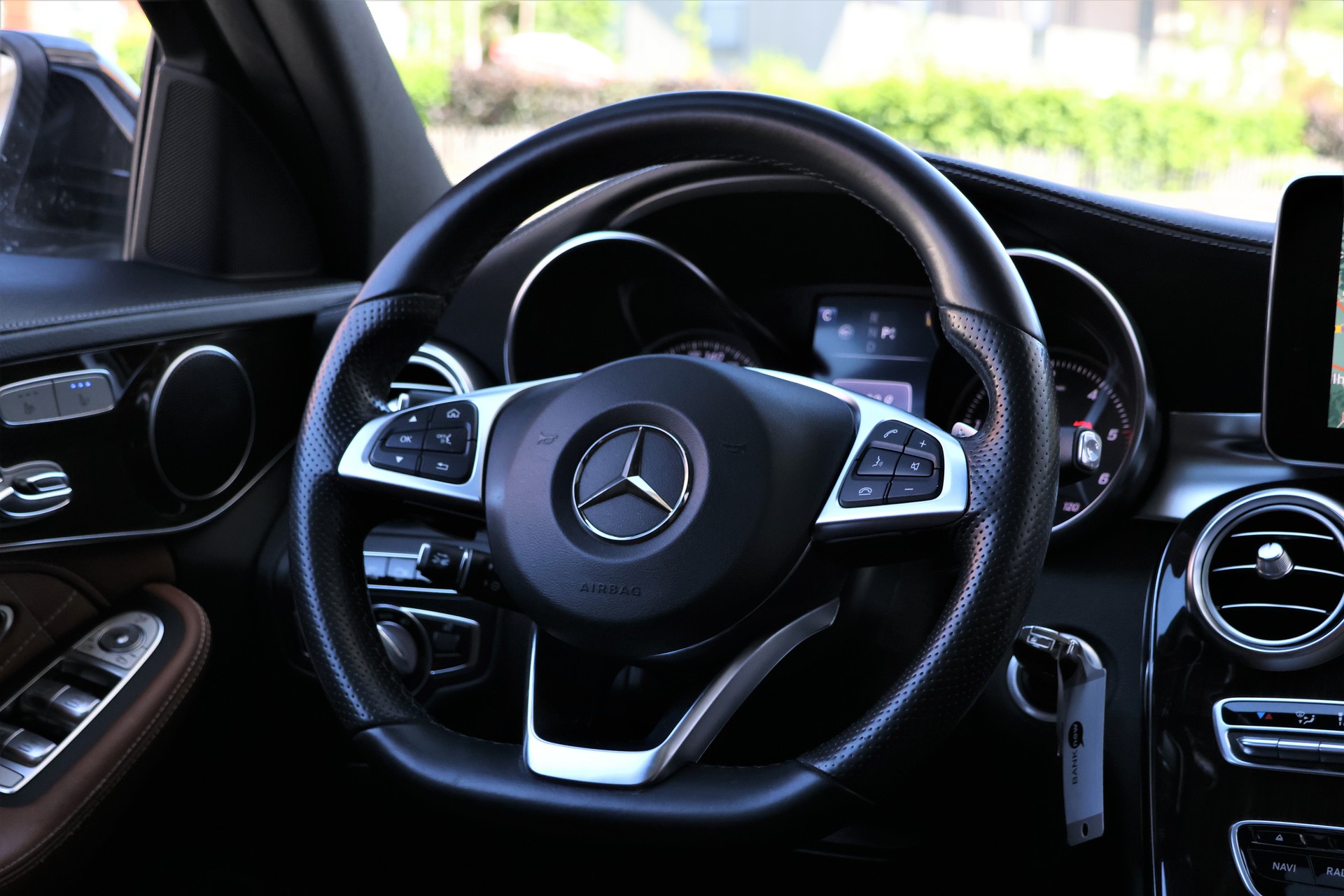 MERCEDES-BENZ C 250d BlueTEC AMG Line 4Matic 7G-Tronic "Designo" + 1.8T AHK-image-14
