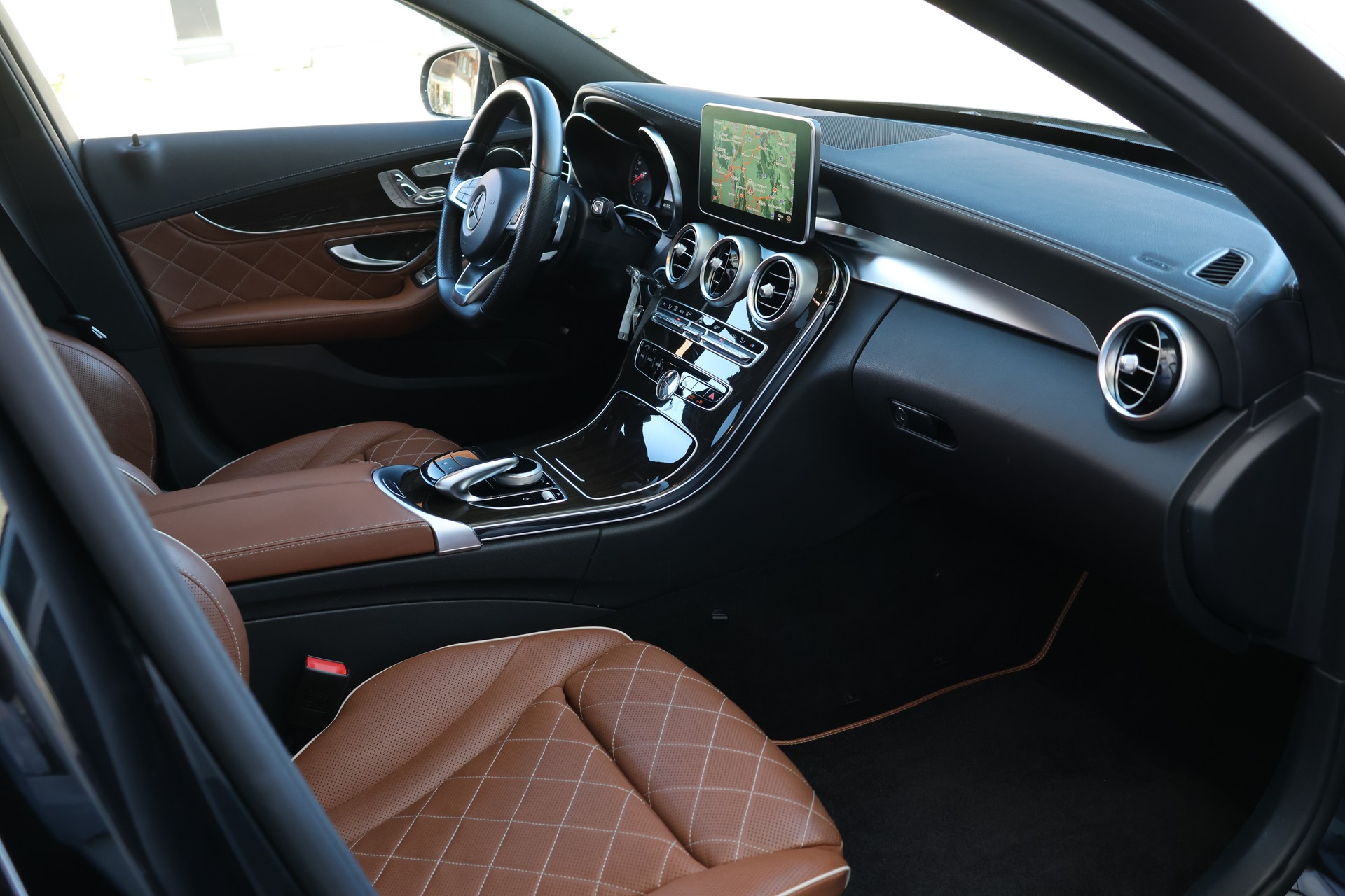 MERCEDES-BENZ C 250d BlueTEC AMG Line 4Matic 7G-Tronic "Designo" + 1.8T AHK-image-18