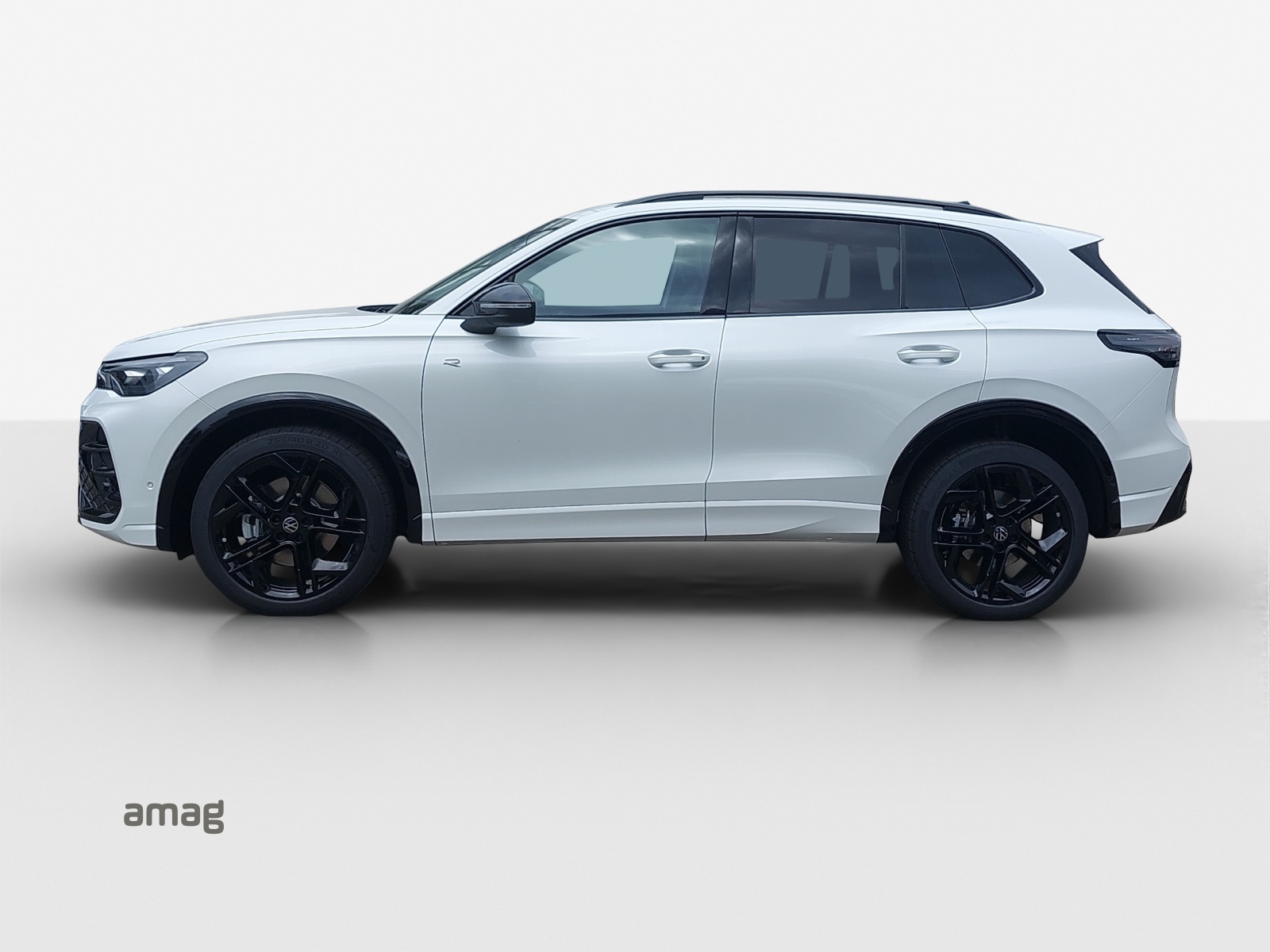 VW Tiguan 2.0 TSI DSG R-Line Plus 4Motion-showroom-element-1