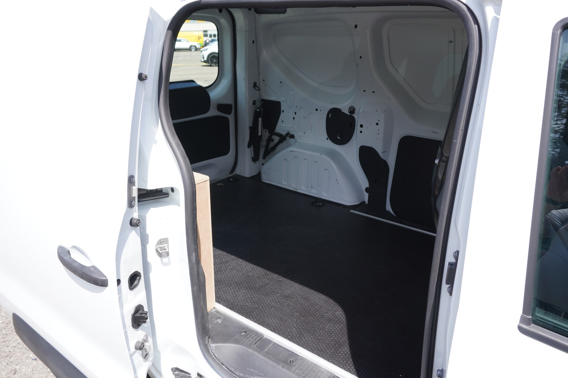 RENAULT Express 1.3TCe 100 PF Extra-image-10