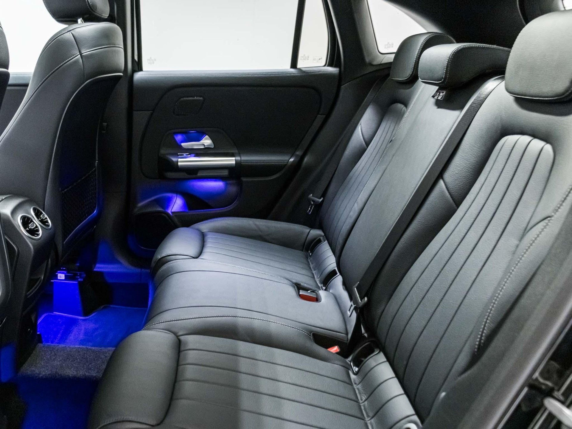 MERCEDES-BENZ GLA 250 4MATIC-image-7