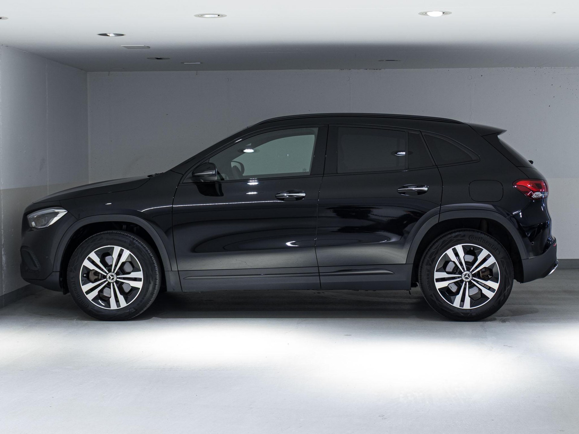 MERCEDES-BENZ GLA 250 4MATIC-image-4