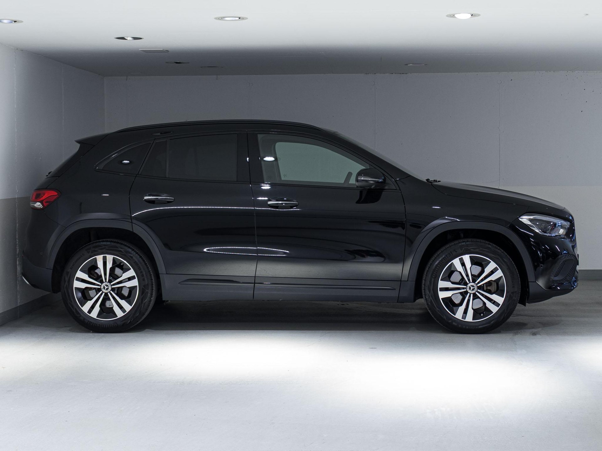 MERCEDES-BENZ GLA 250 4MATIC-image-1