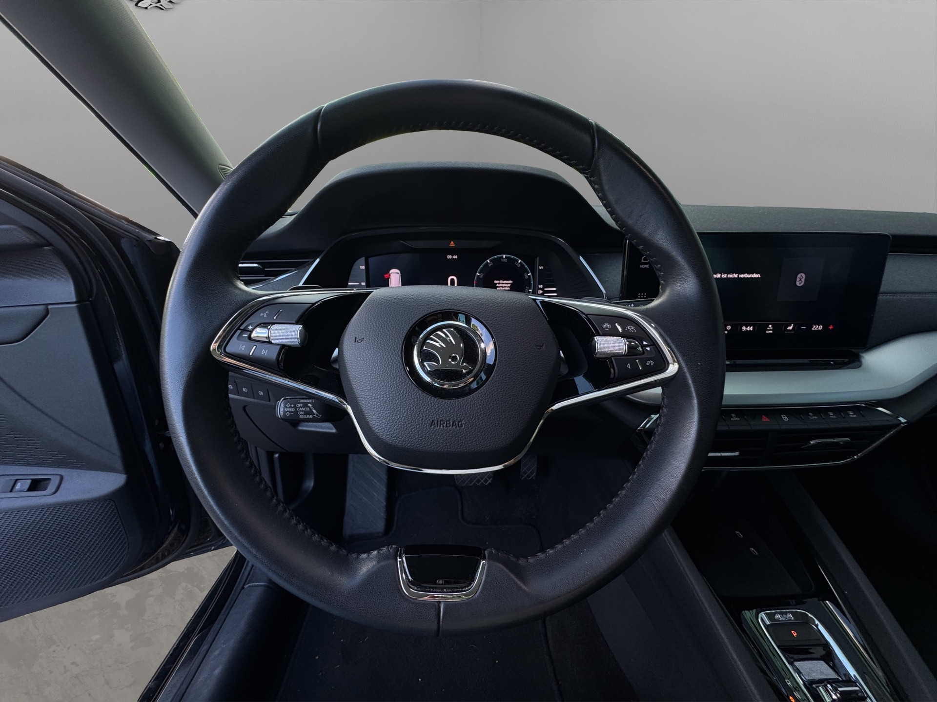 SKODA Octavia Combi 2.0 TDI DSG Style 4x4-image-9