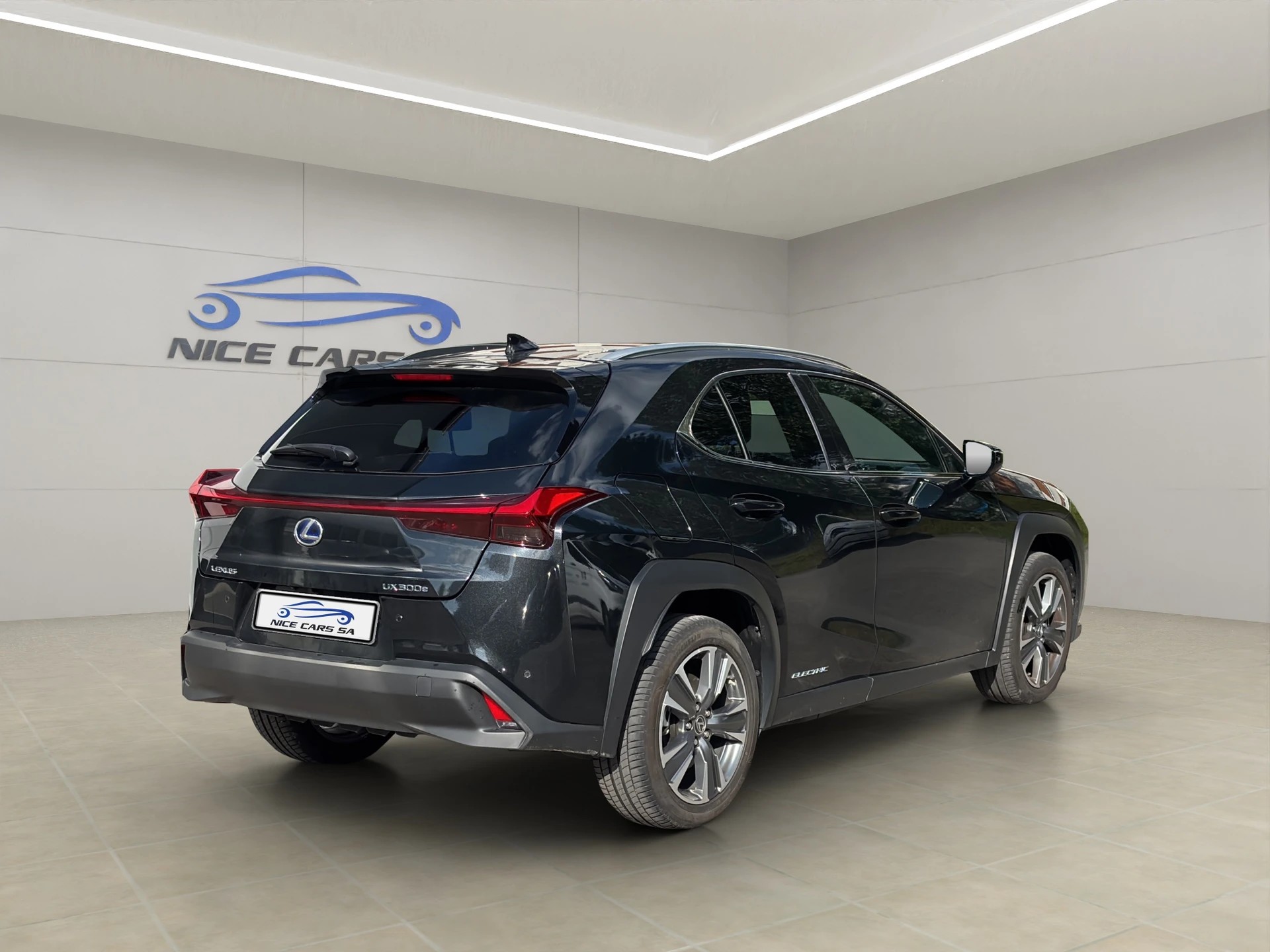 LEXUS UX 300e Excellence Automatic-image-7