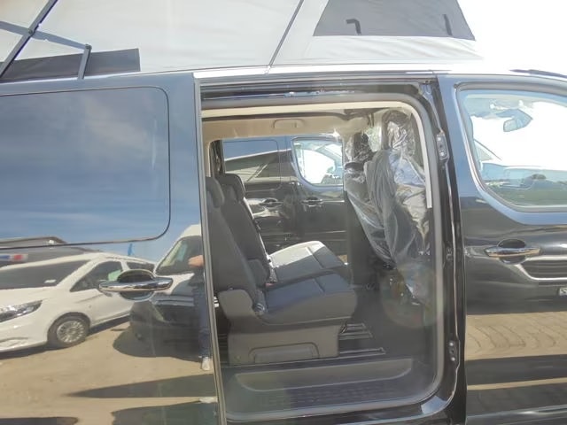 PEUGEOT Pössl Vanster-showroom-element-3