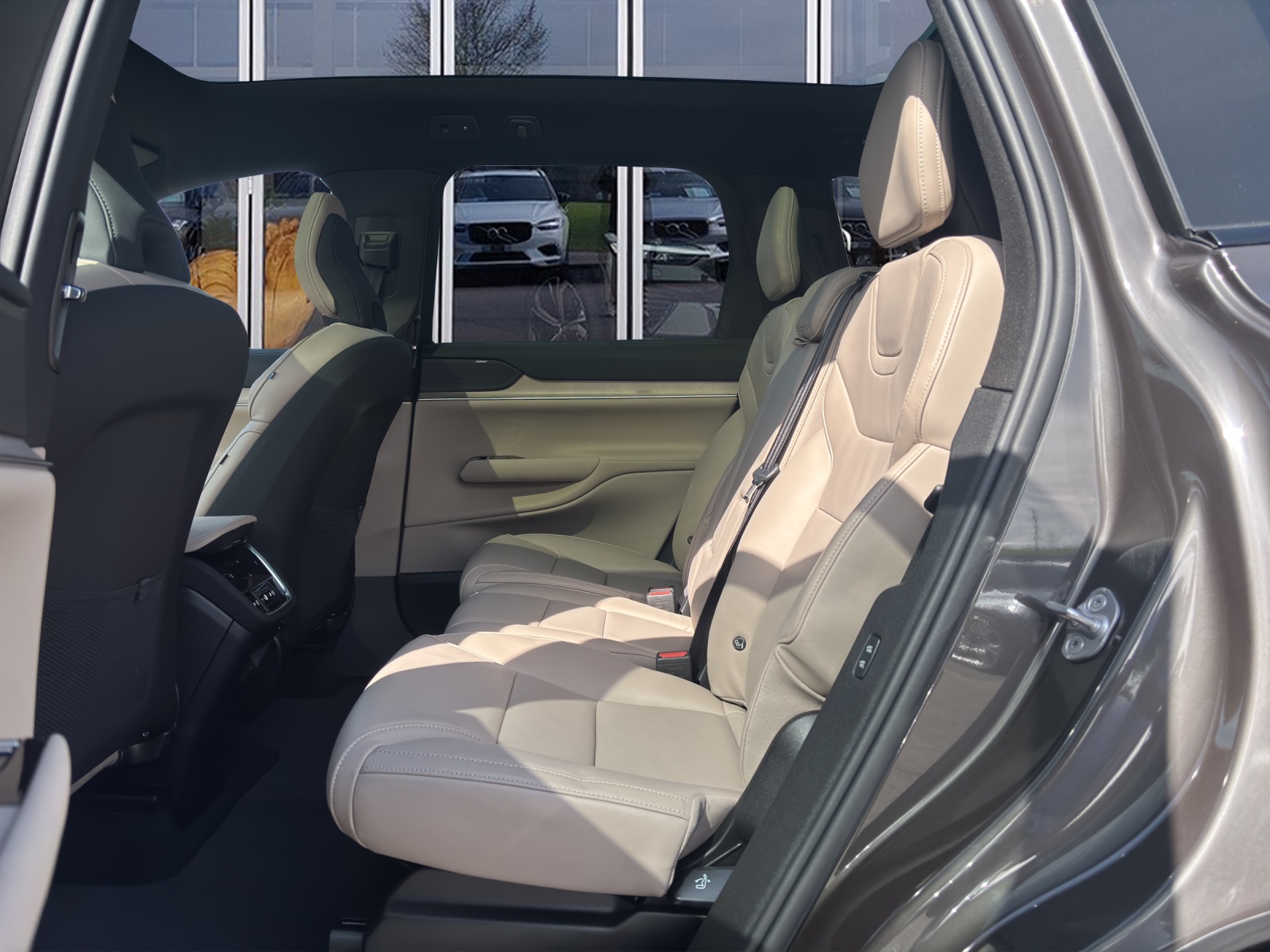 VOLVO EX90 Twin Ultra AWD-image-13