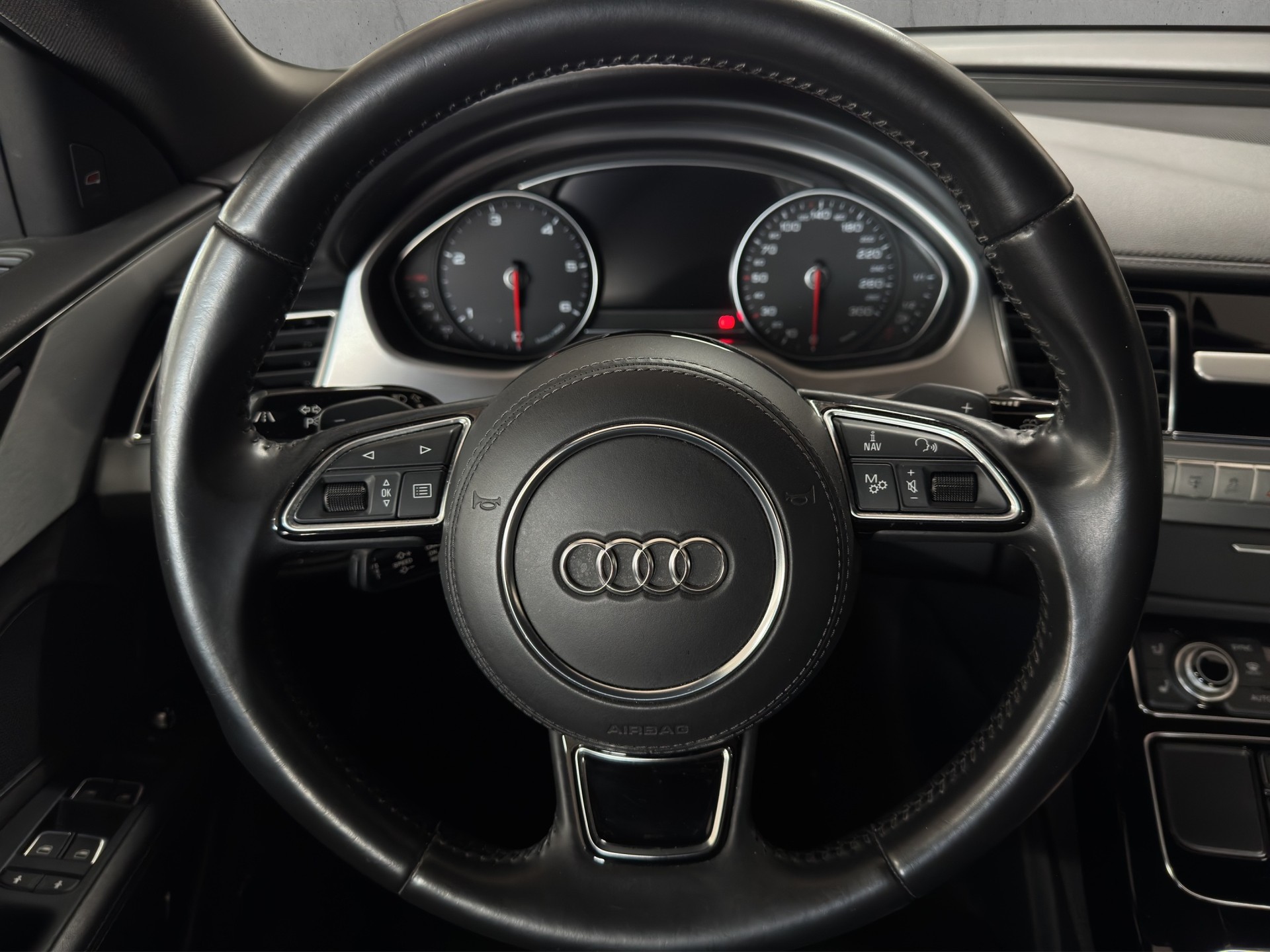 AUDI A8 3.0 V6 TDI quattro *Pano-Luftfederung-Bose*-image-14